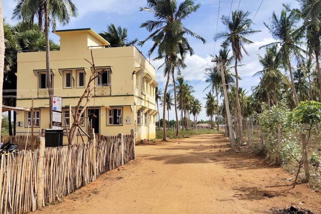Villa photo 2