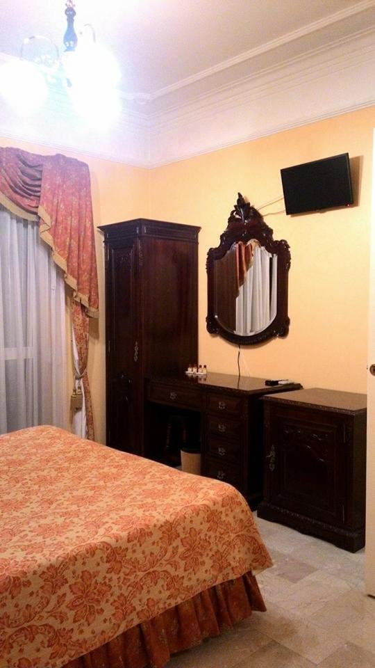Double Room - Photo 4