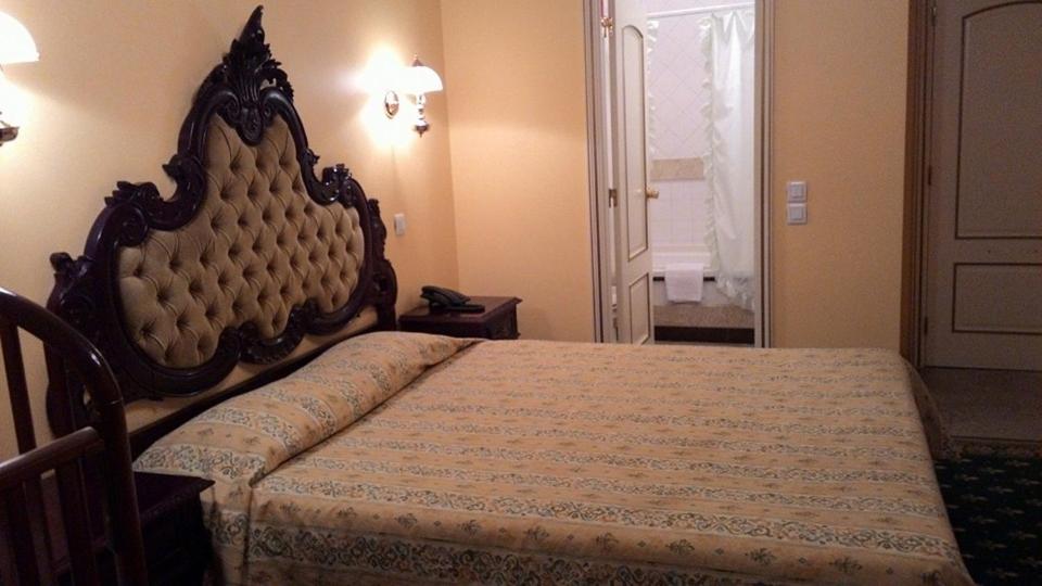 Double Room - Photo 8