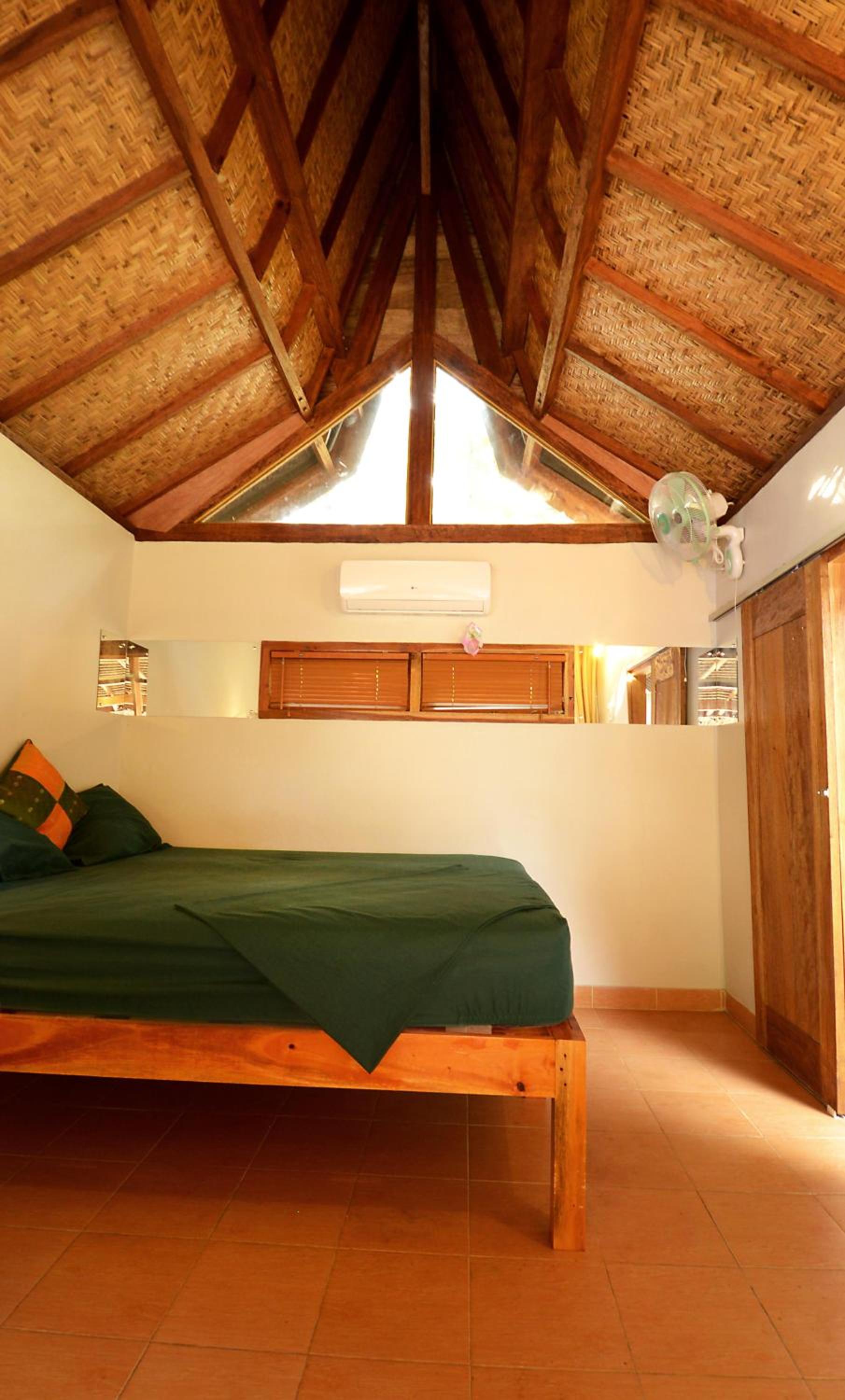 Deluxe Bungalow photo 2