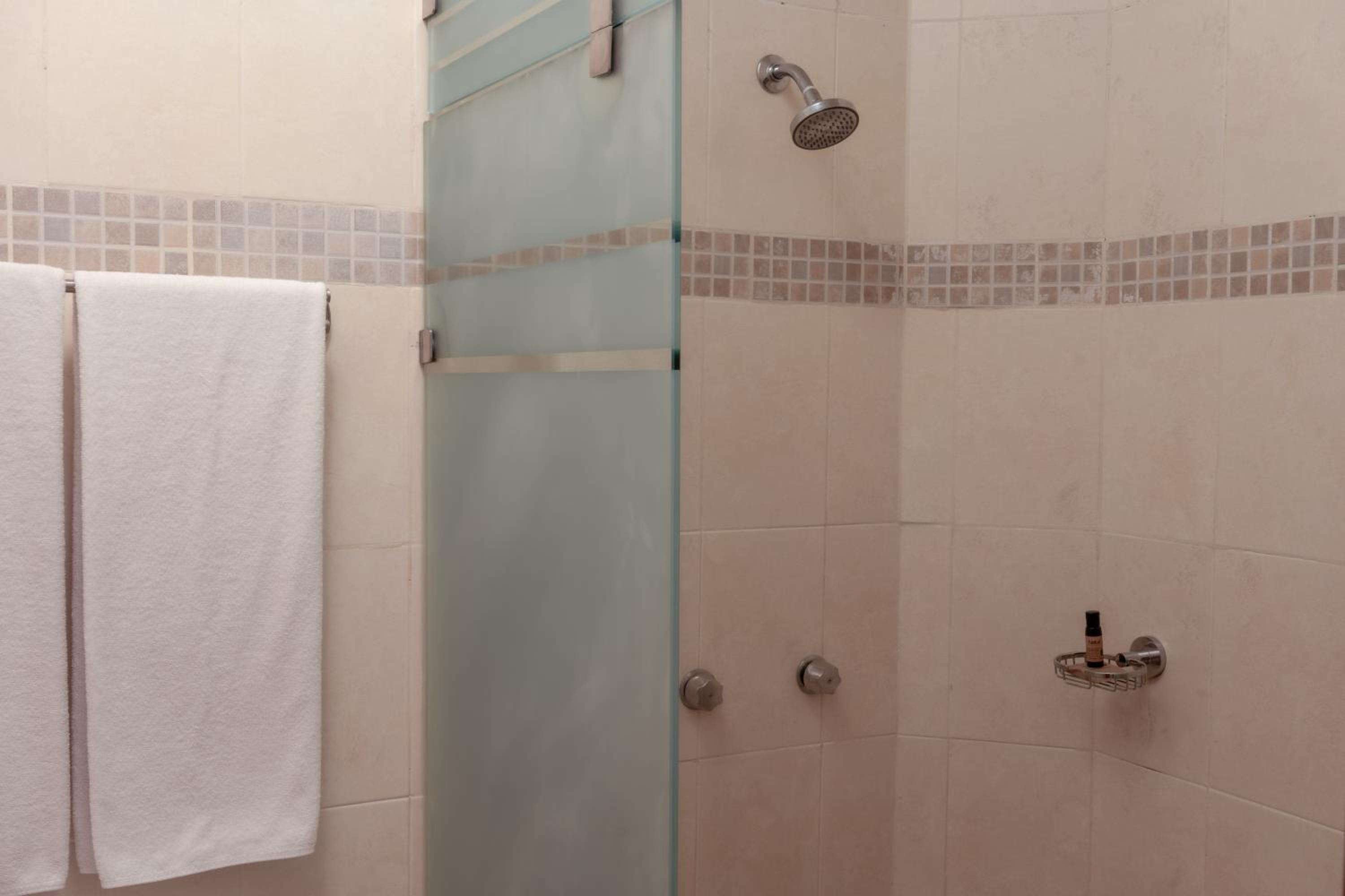 Deluxe Room (2 Adults + 1 Child) photo 3