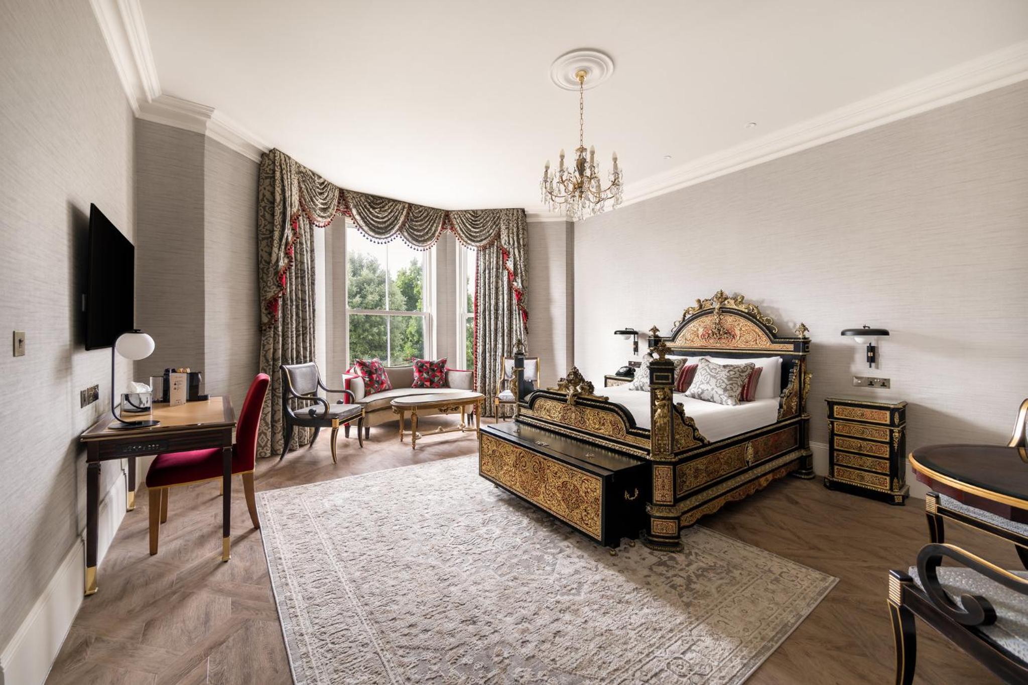Queen Suite - Photo 2