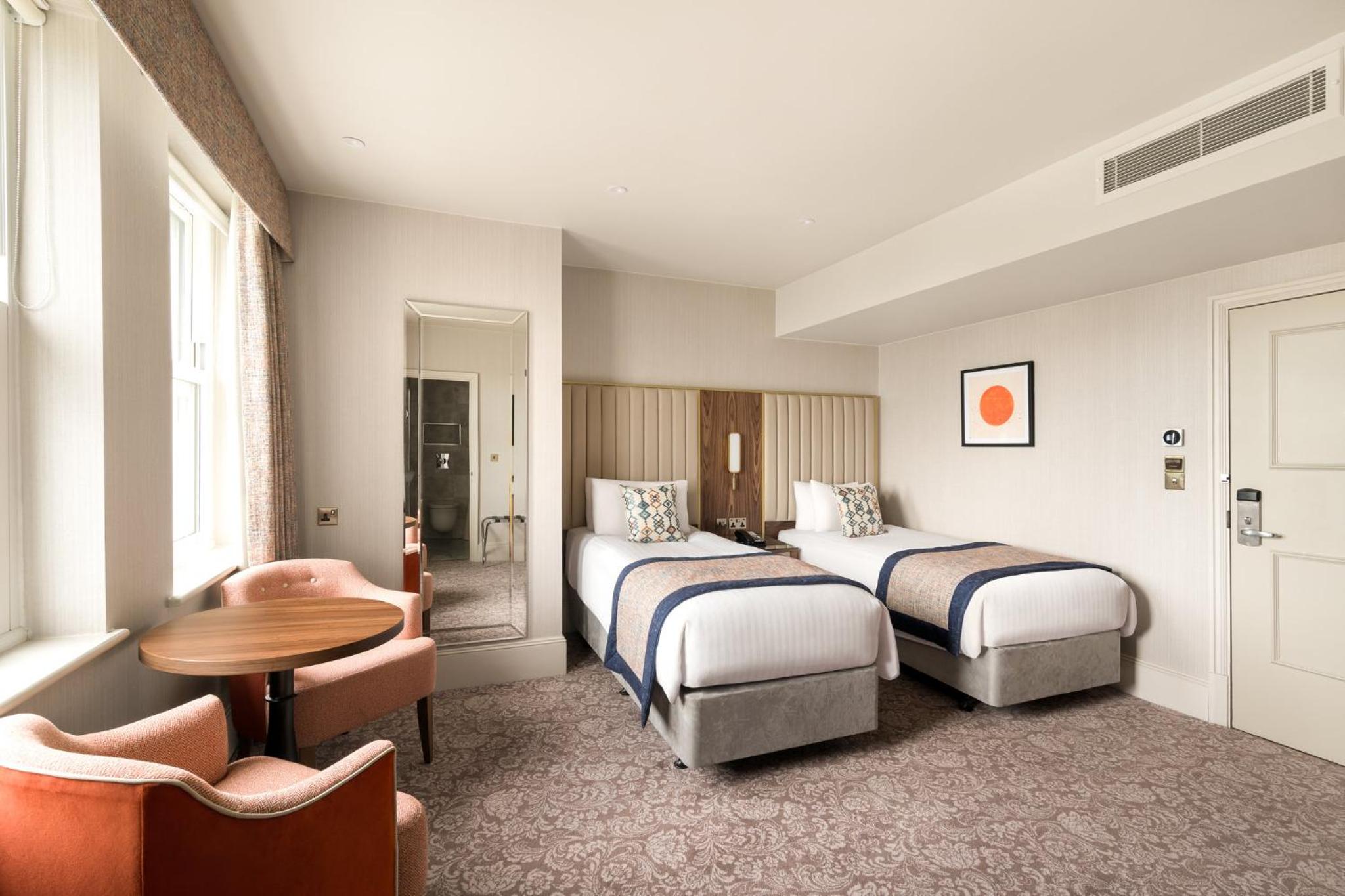 Standard Twin Room - Photo 18