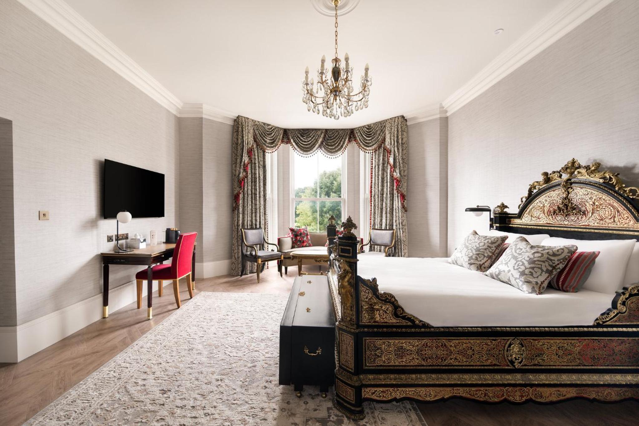 Queen Suite - Photo 3