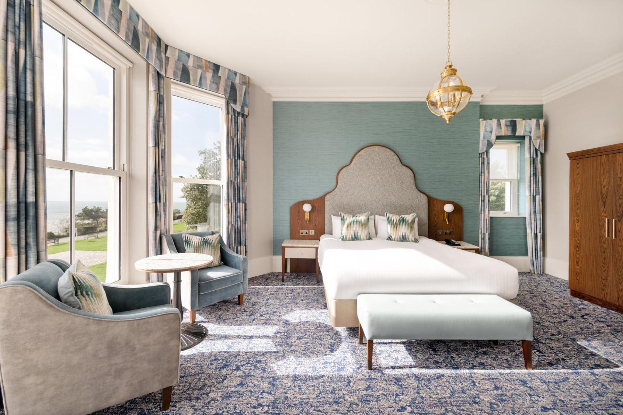 Premium King Room with Sea View - Photo 5