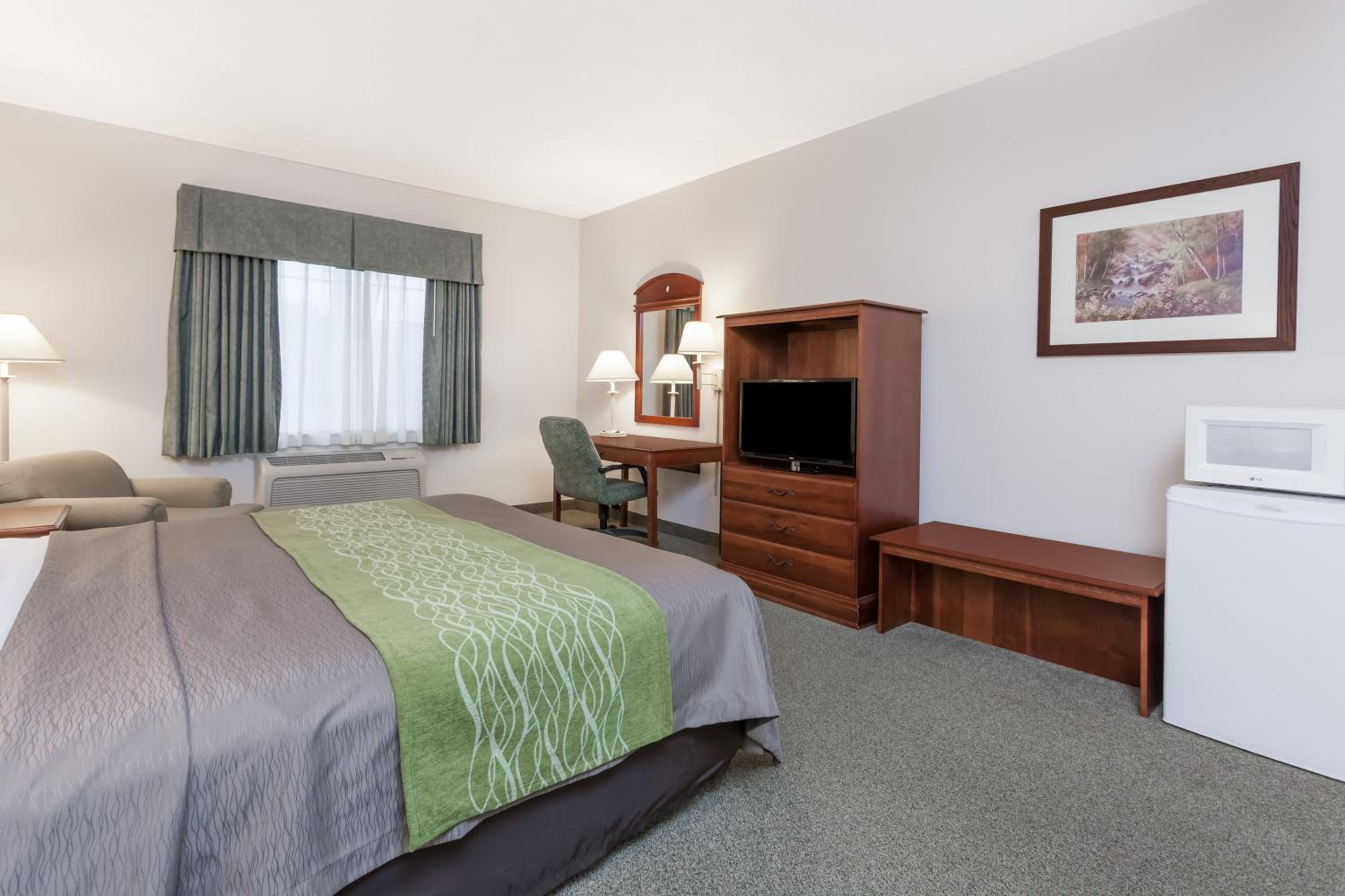 King Room - Non-Smoking - Photo 6