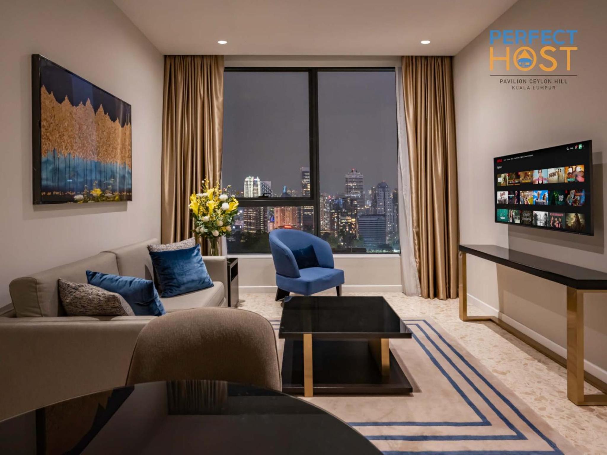 2 Bedroom Deluxe Suite