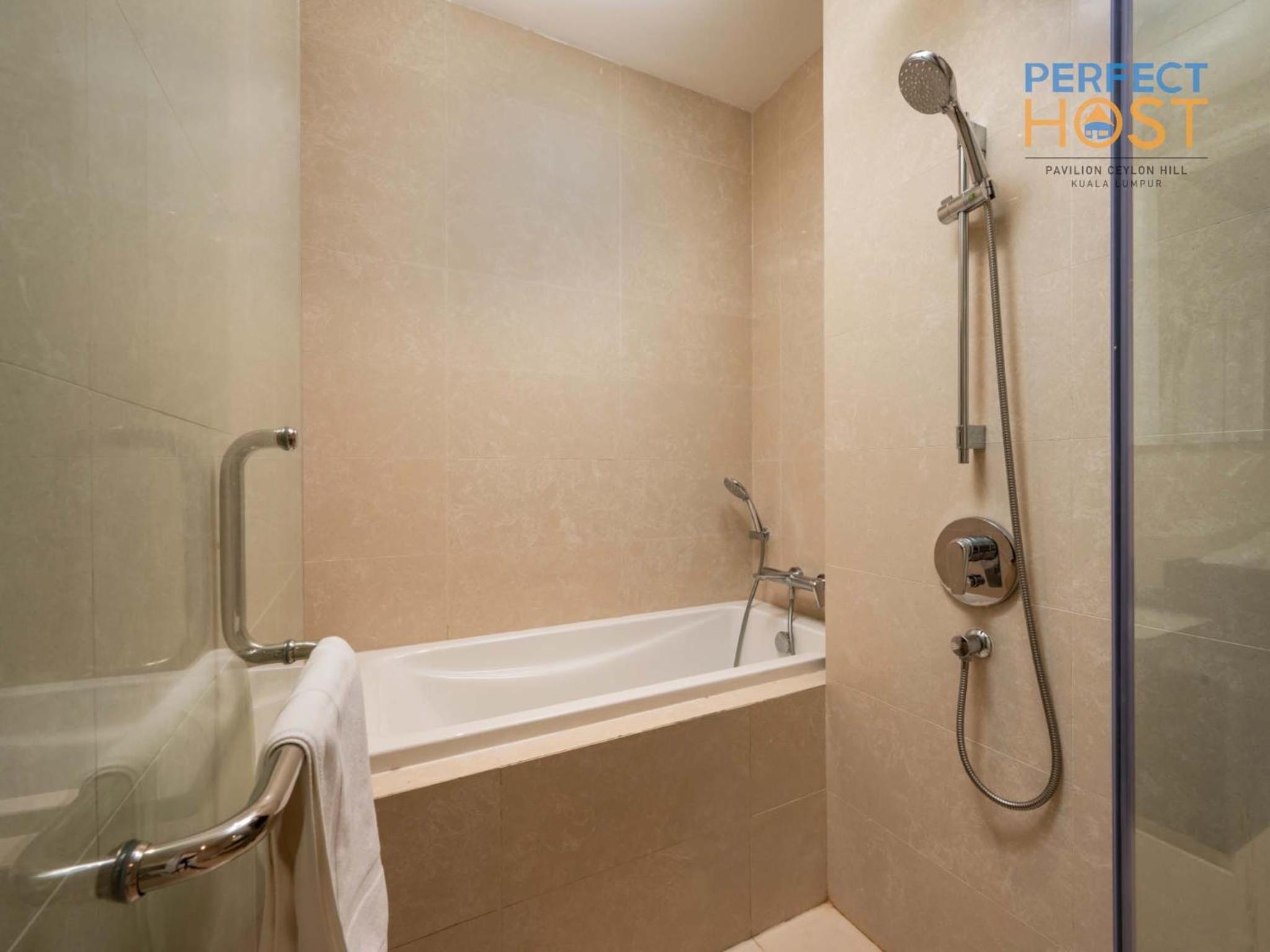 2 Bedroom Deluxe Suite