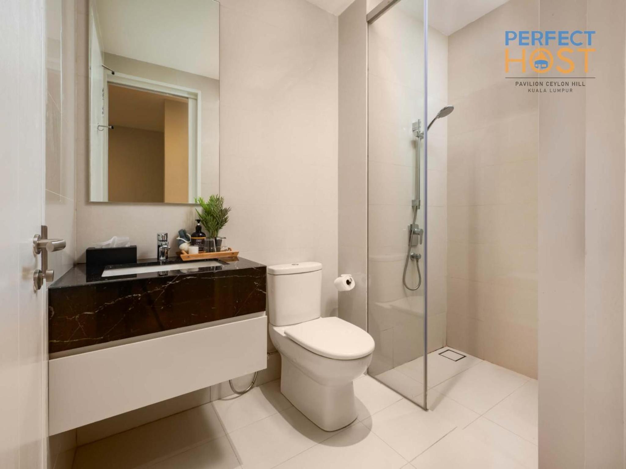 2 Bedroom Deluxe Suite