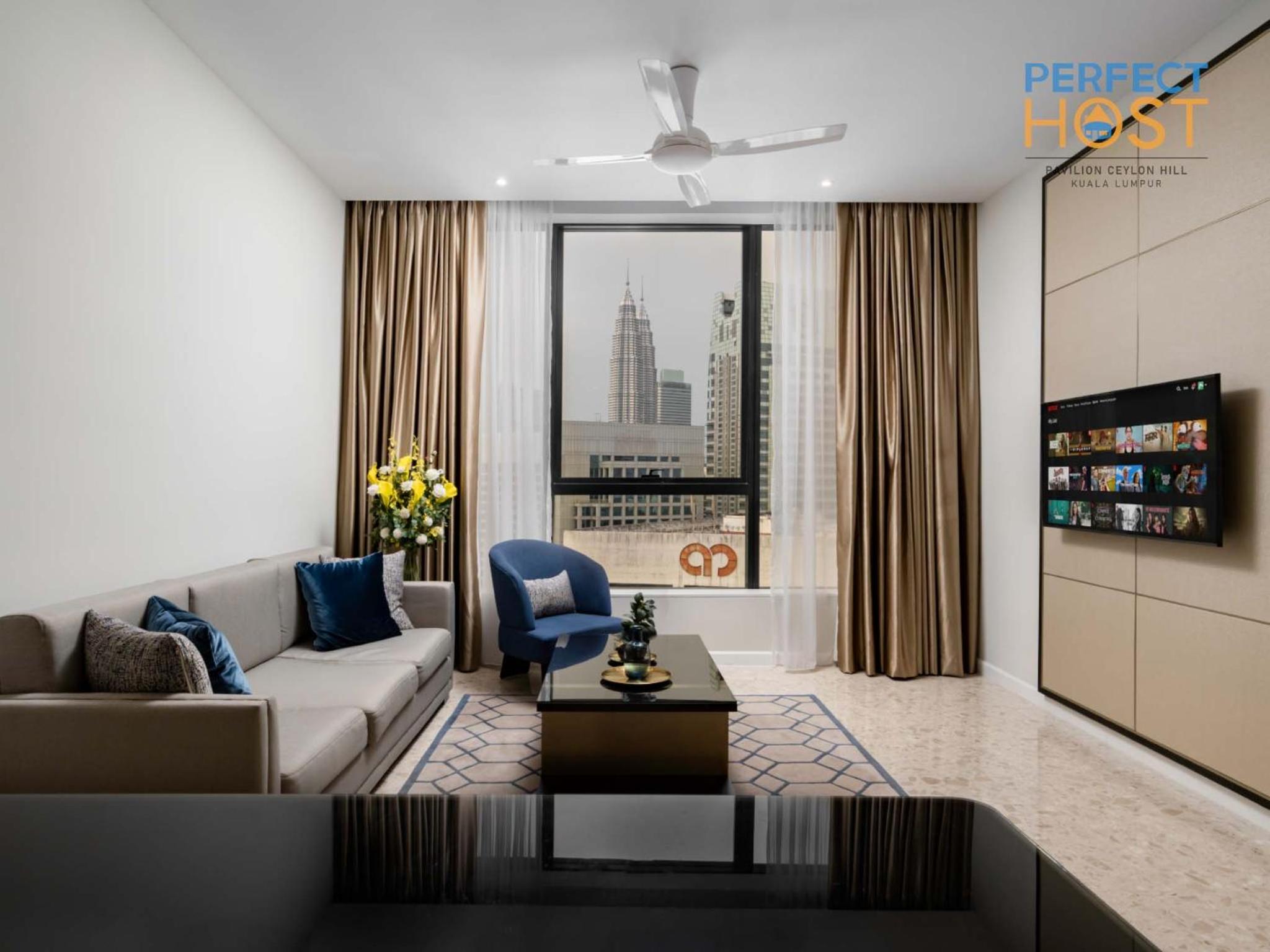 2 Bedroom Deluxe Suite