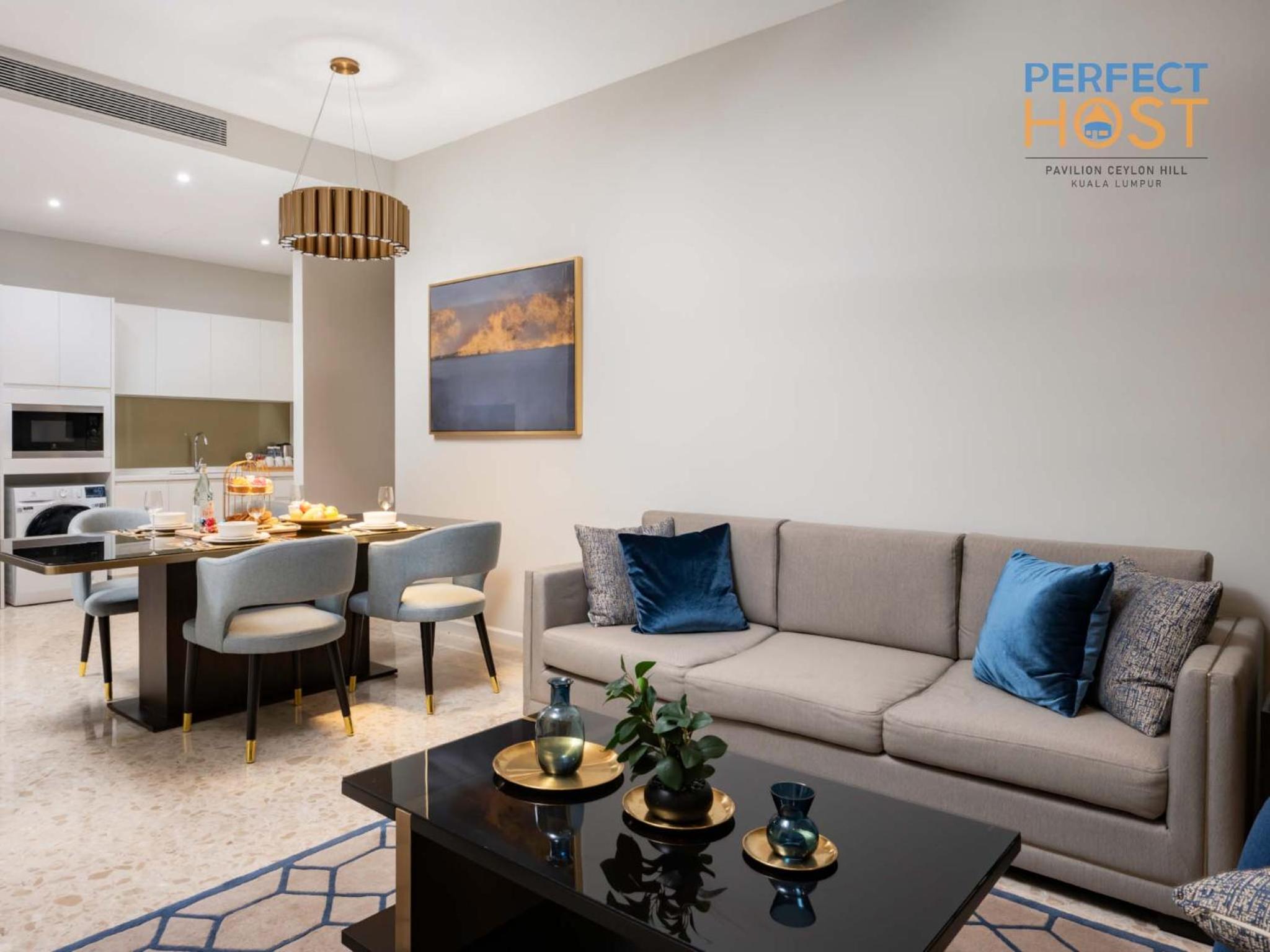 2 Bedroom Deluxe Suite