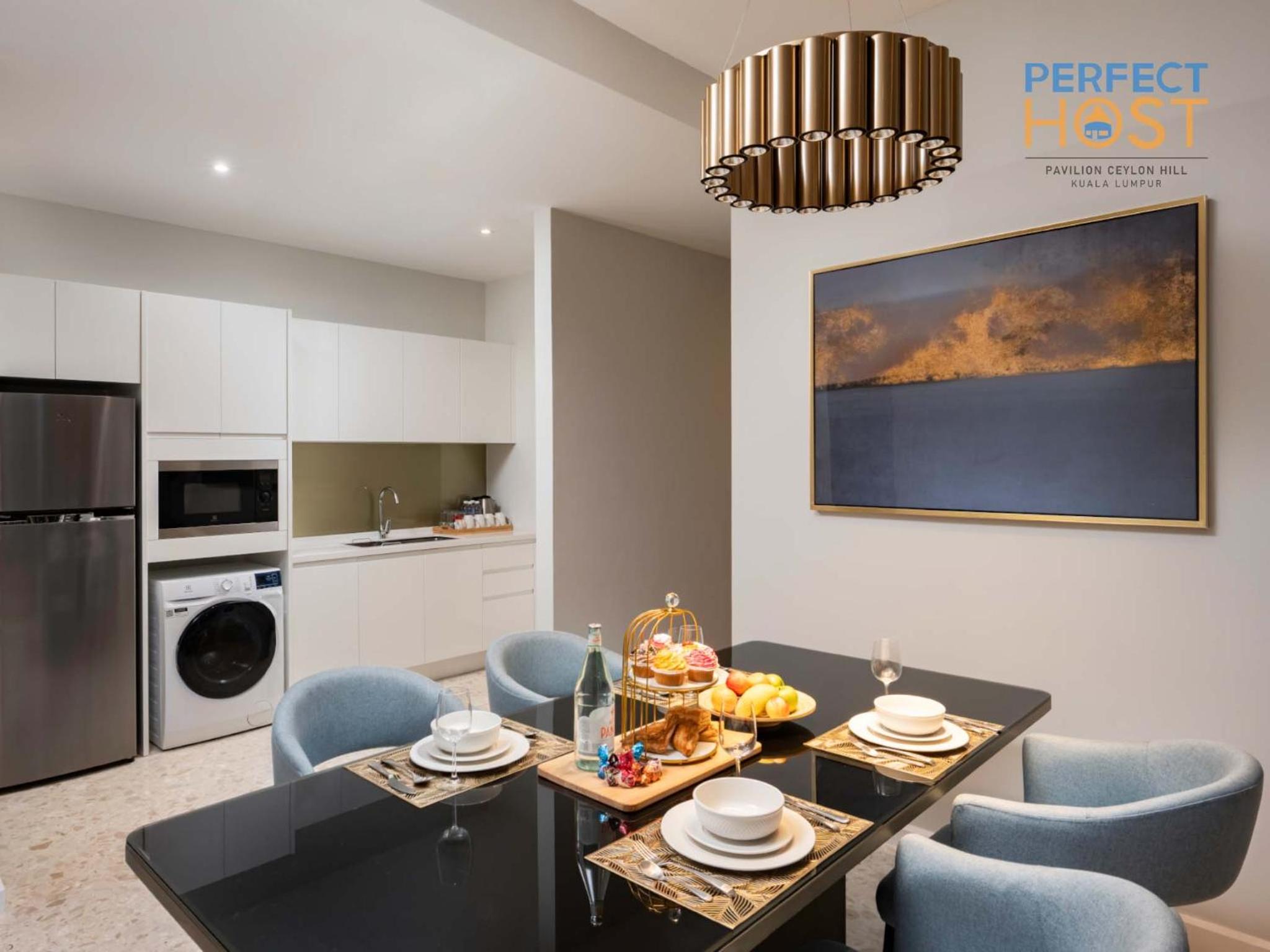 2 Bedroom Deluxe Suite