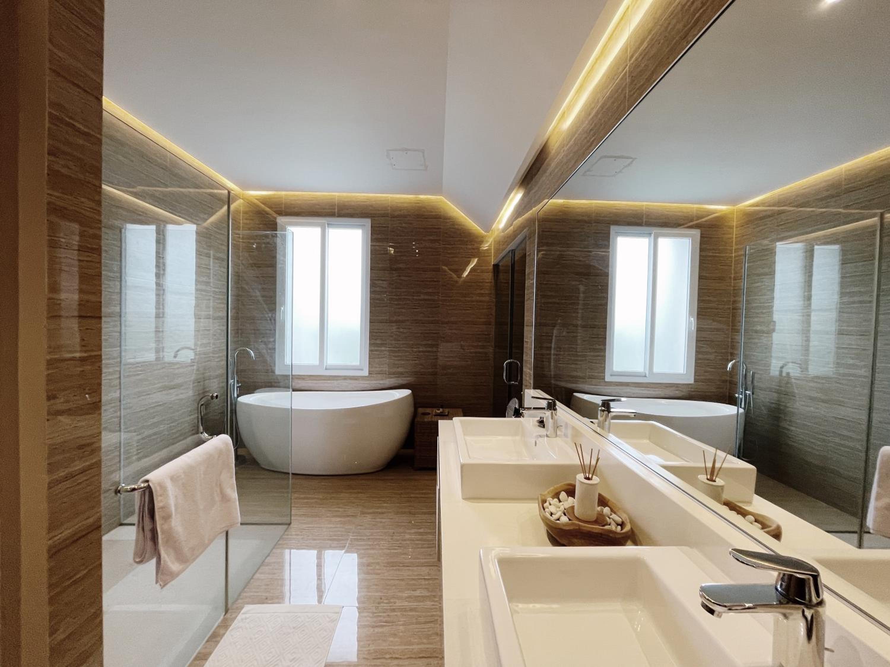 Three-Bedroom Villa - Photo 43