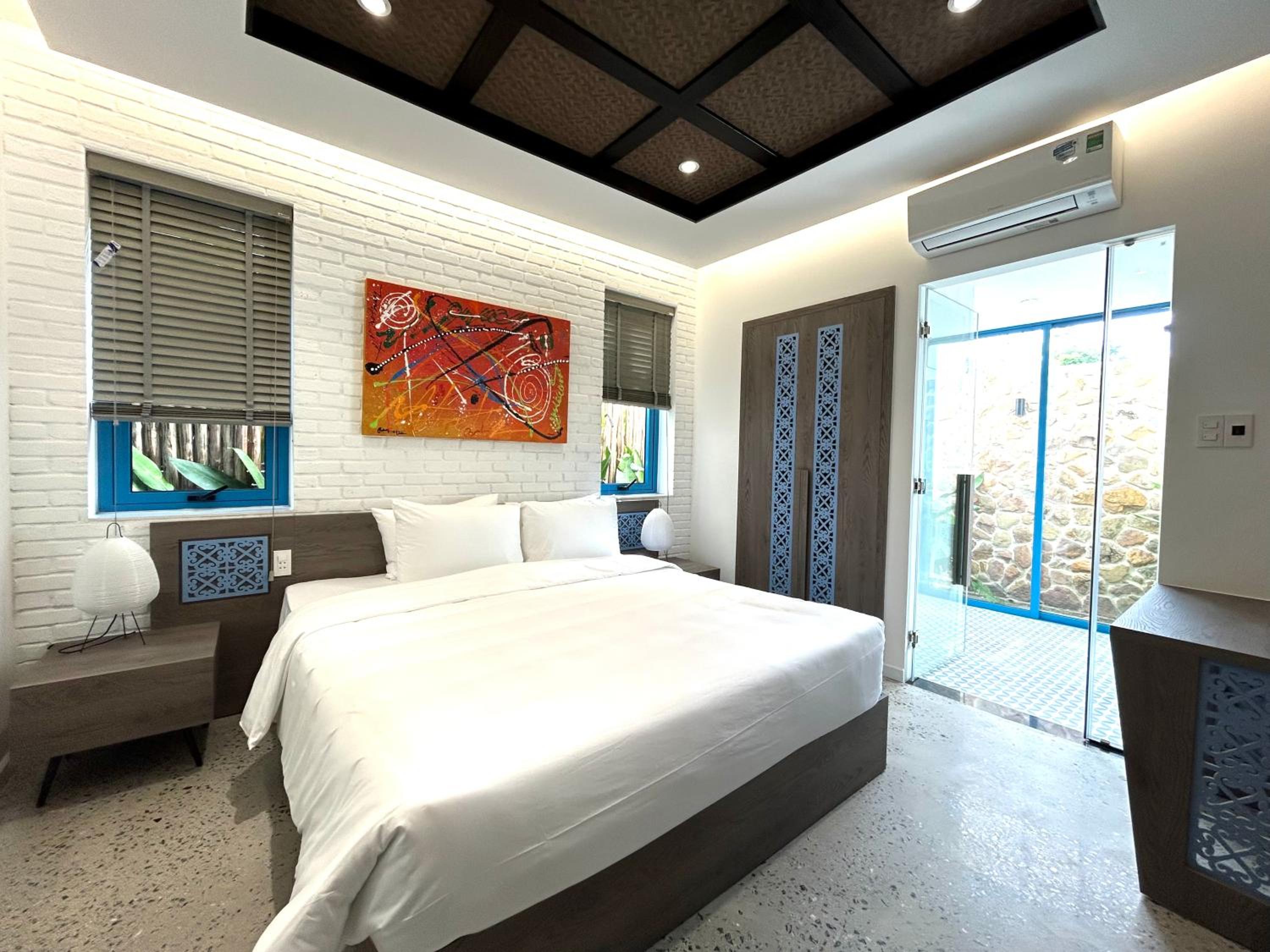 Studio With Pool View