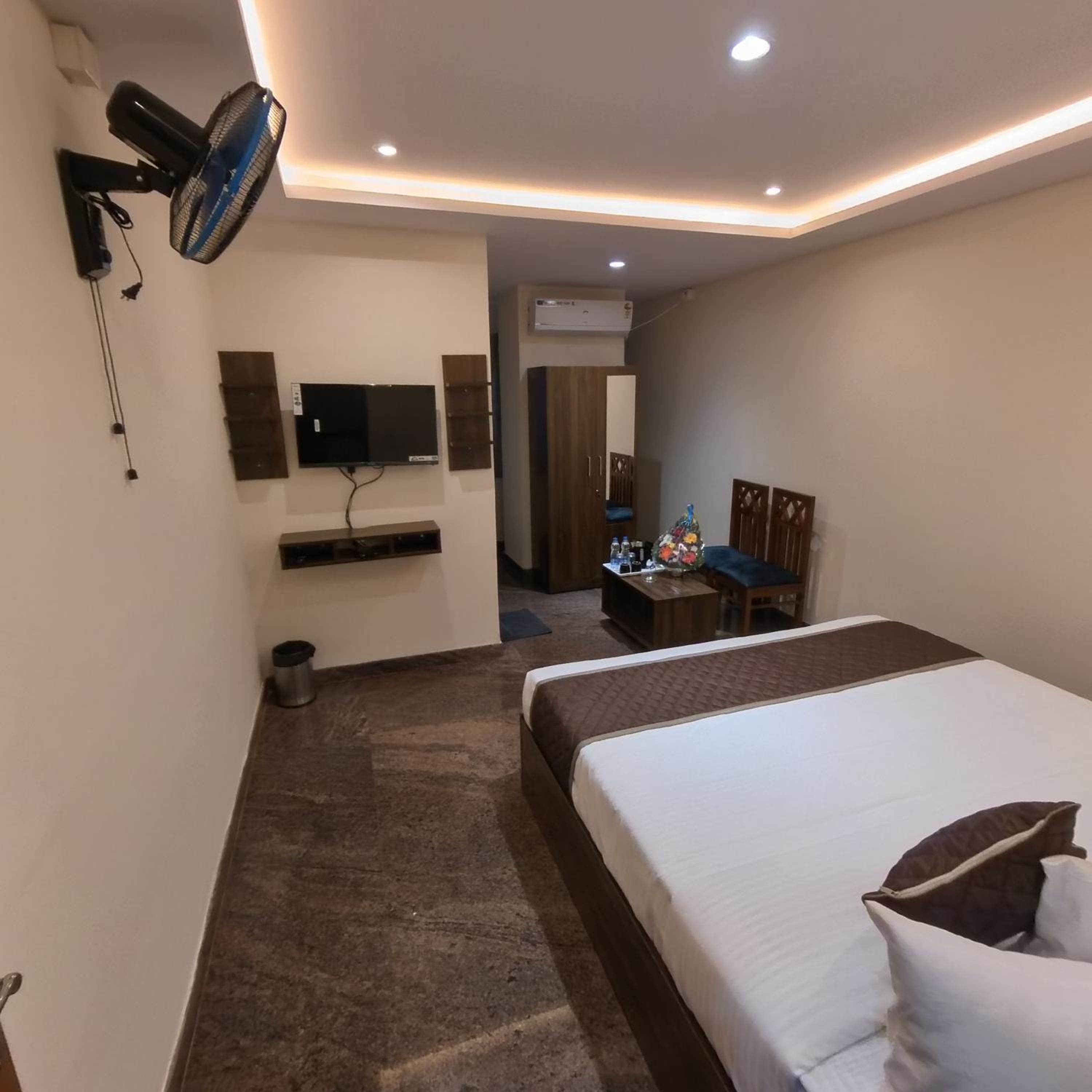 Deluxe Room - Photo 1