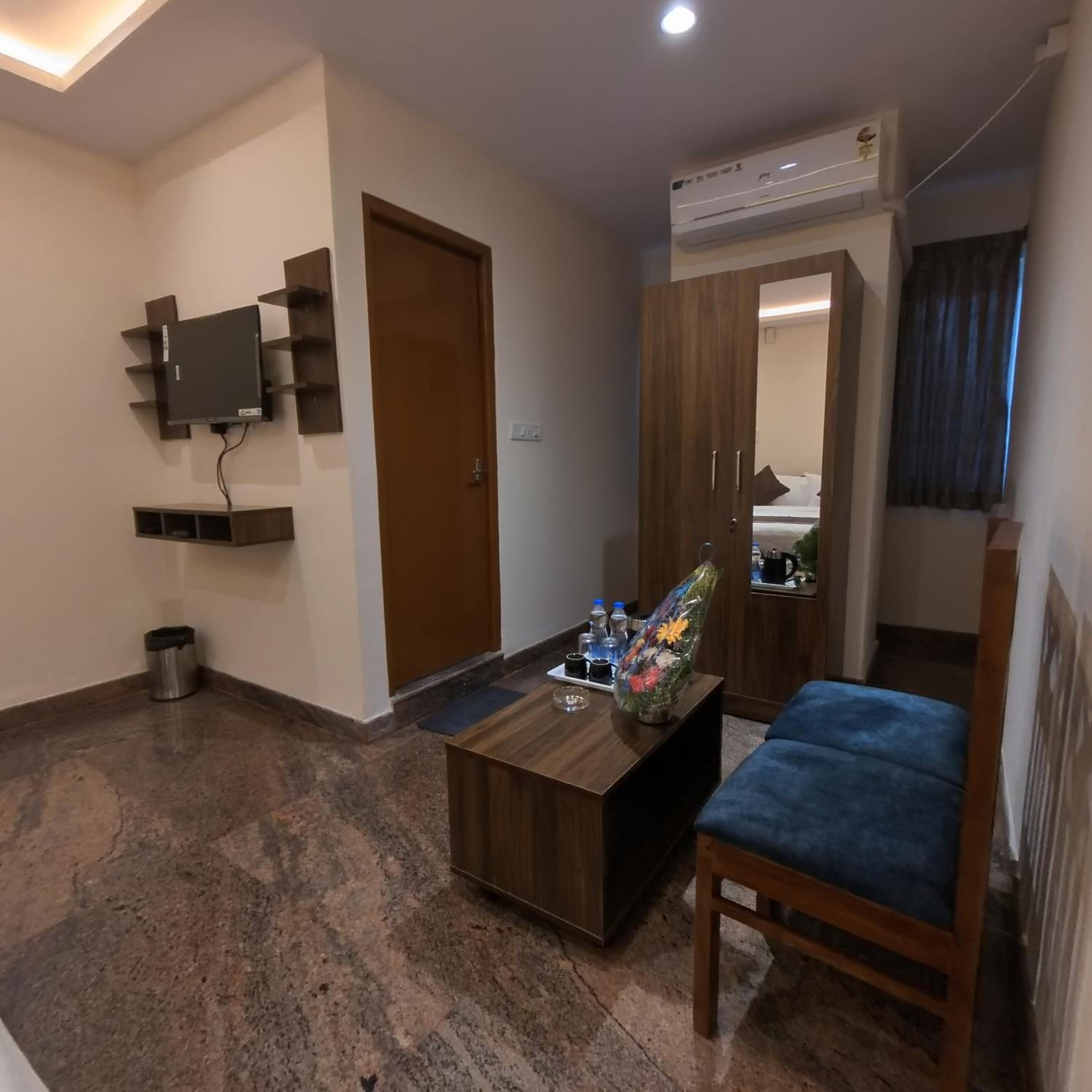Deluxe Room - Photo 14