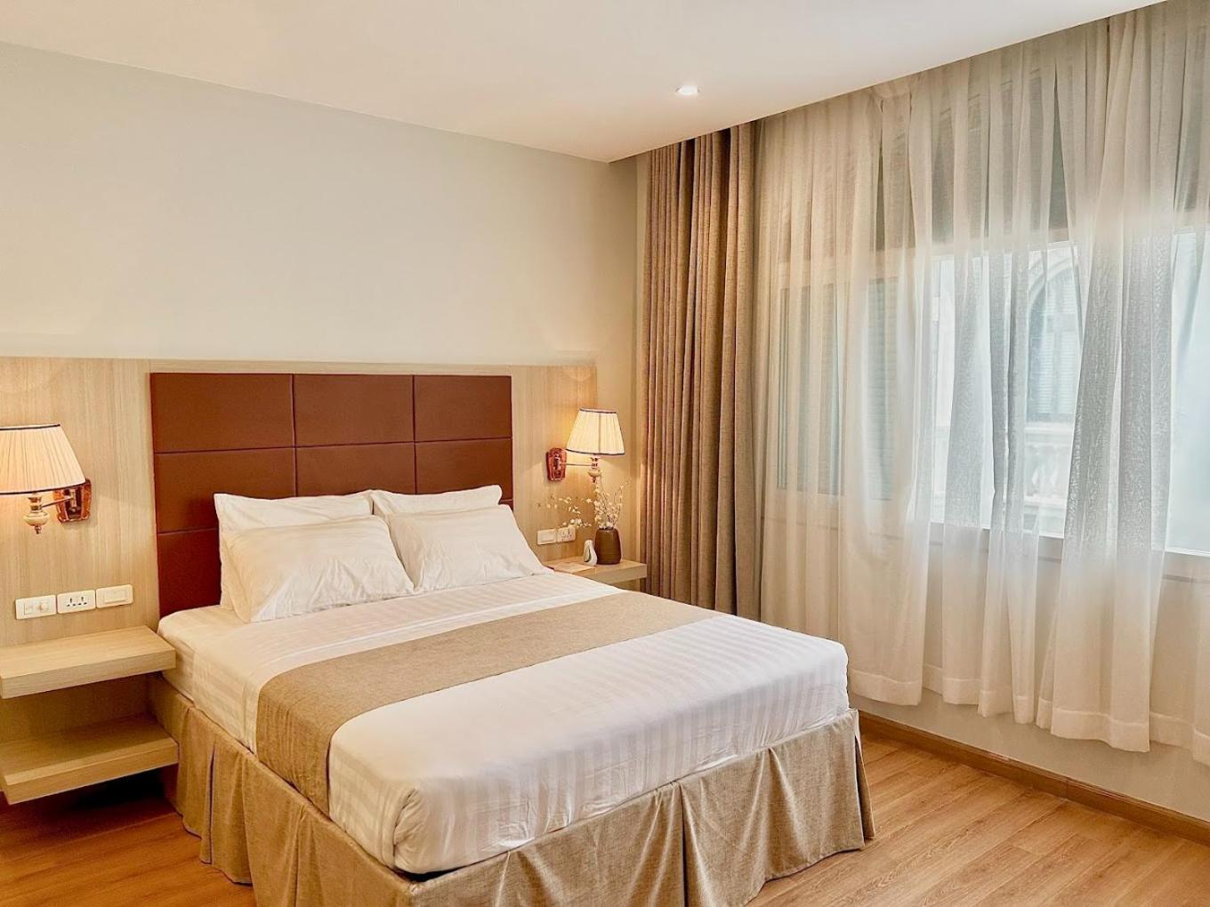 Queen Room
