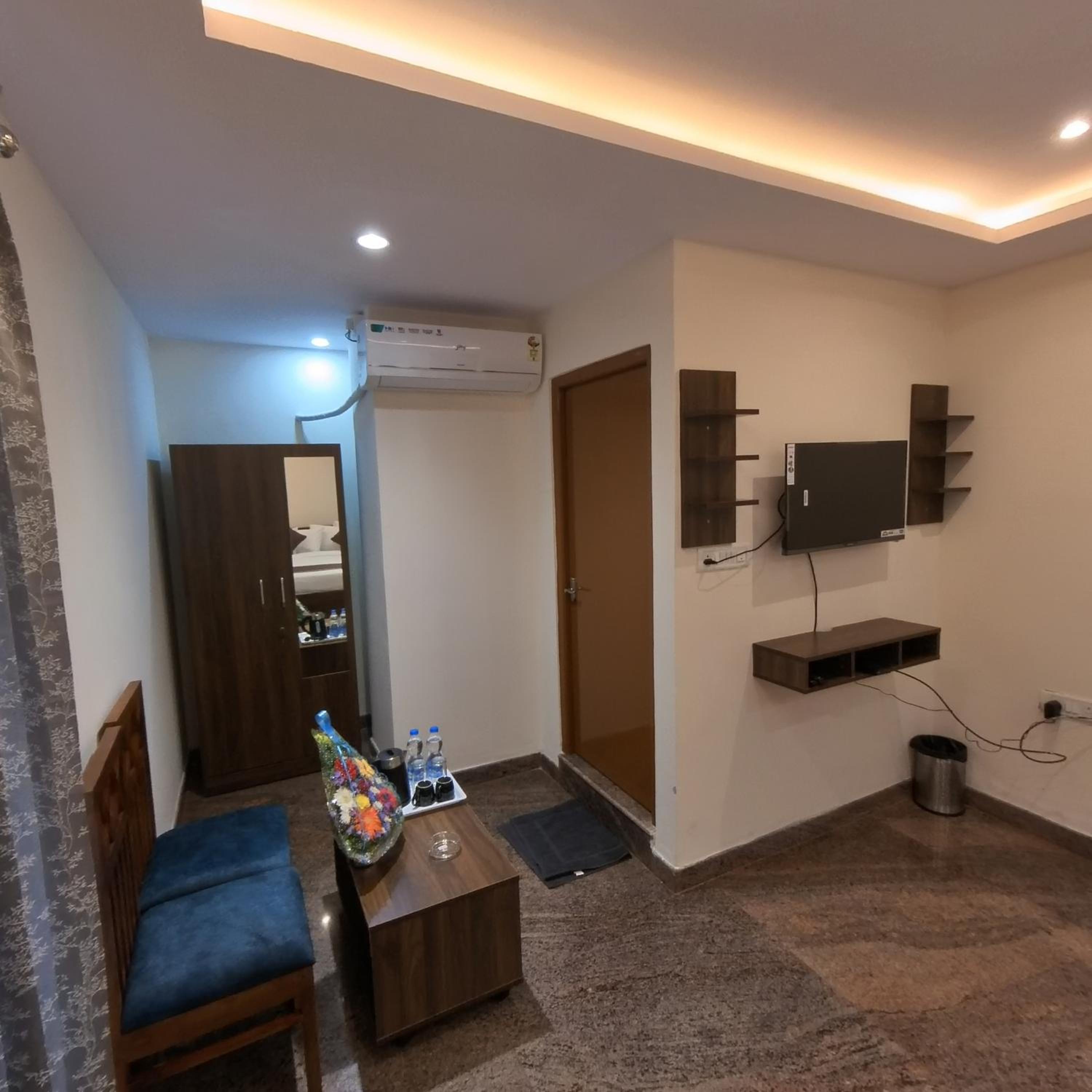 Deluxe Room - Photo 6