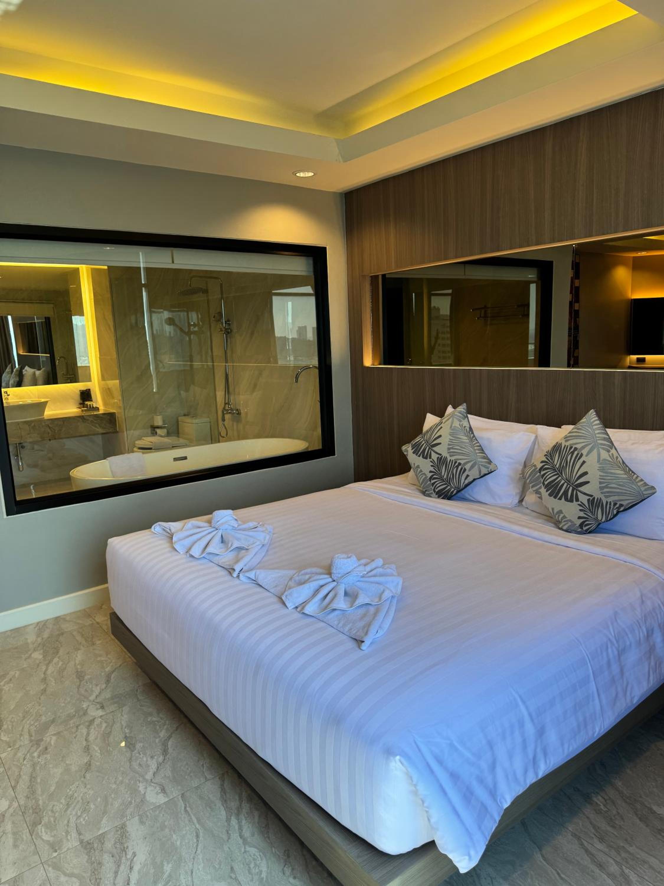 King Suite with Ocean View - Photo 2