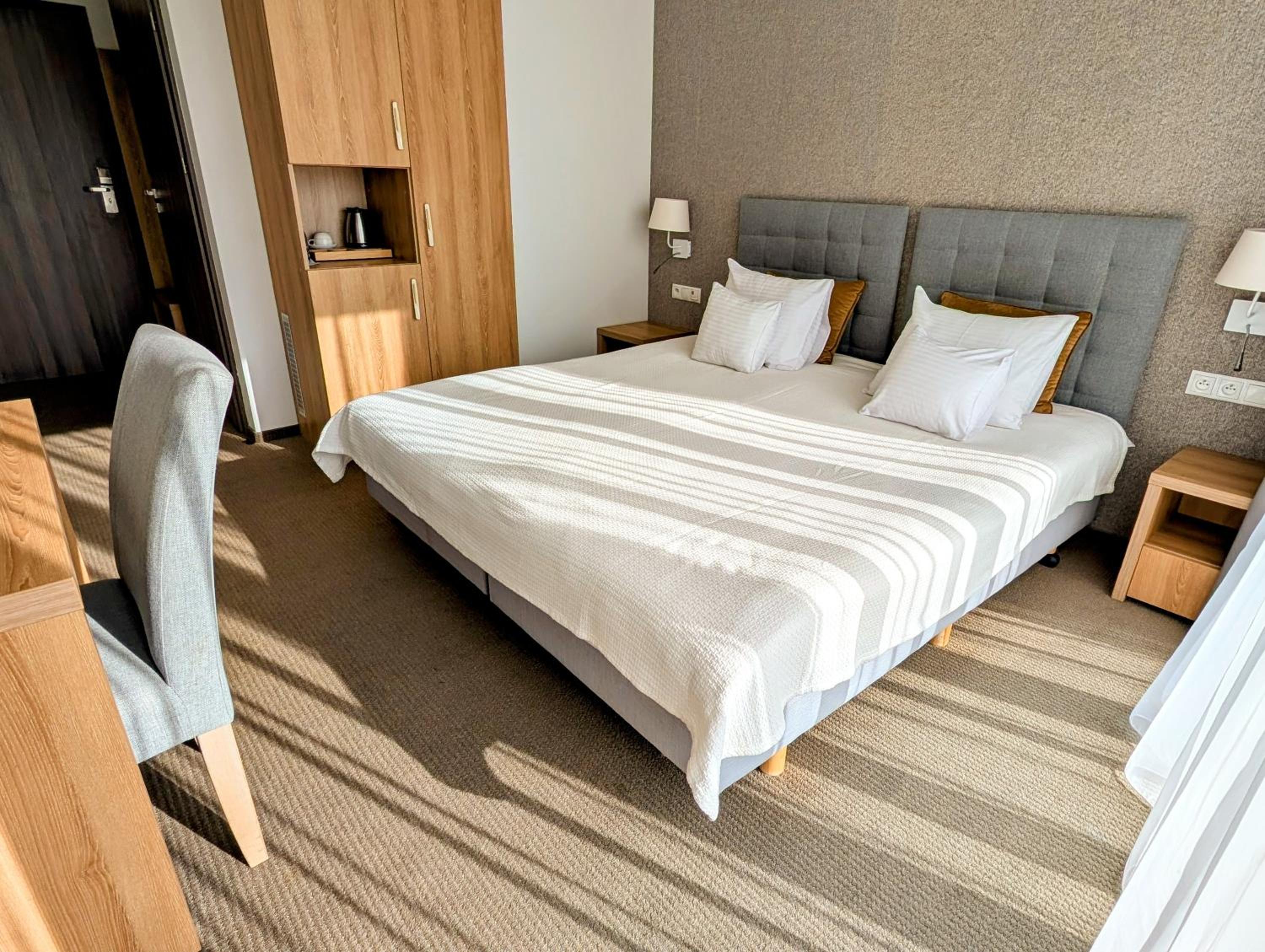 Double or Twin Room with Private Bathroom and Gym Access - Photo 1