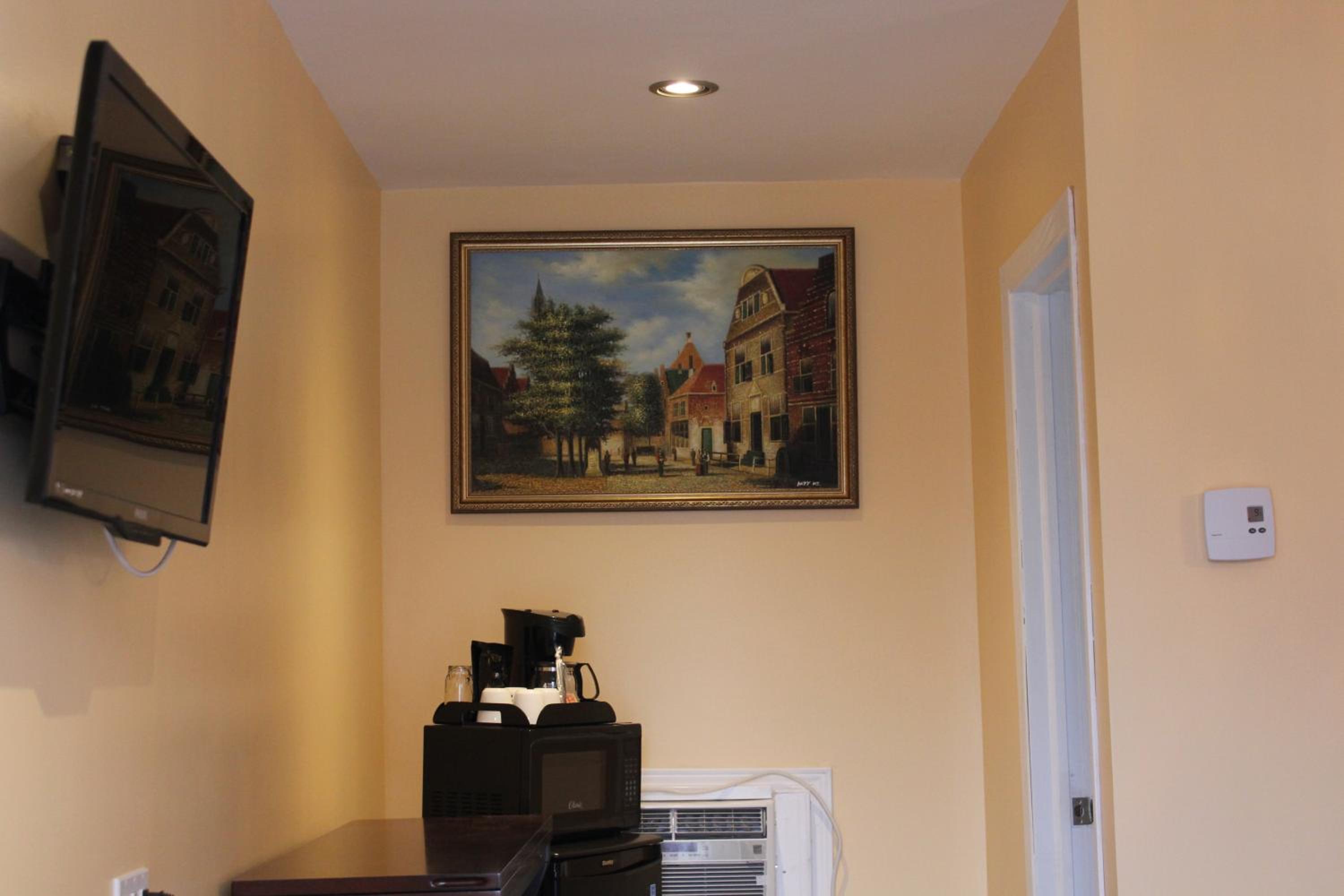  Queen Room - Non Smoking - Photo 2