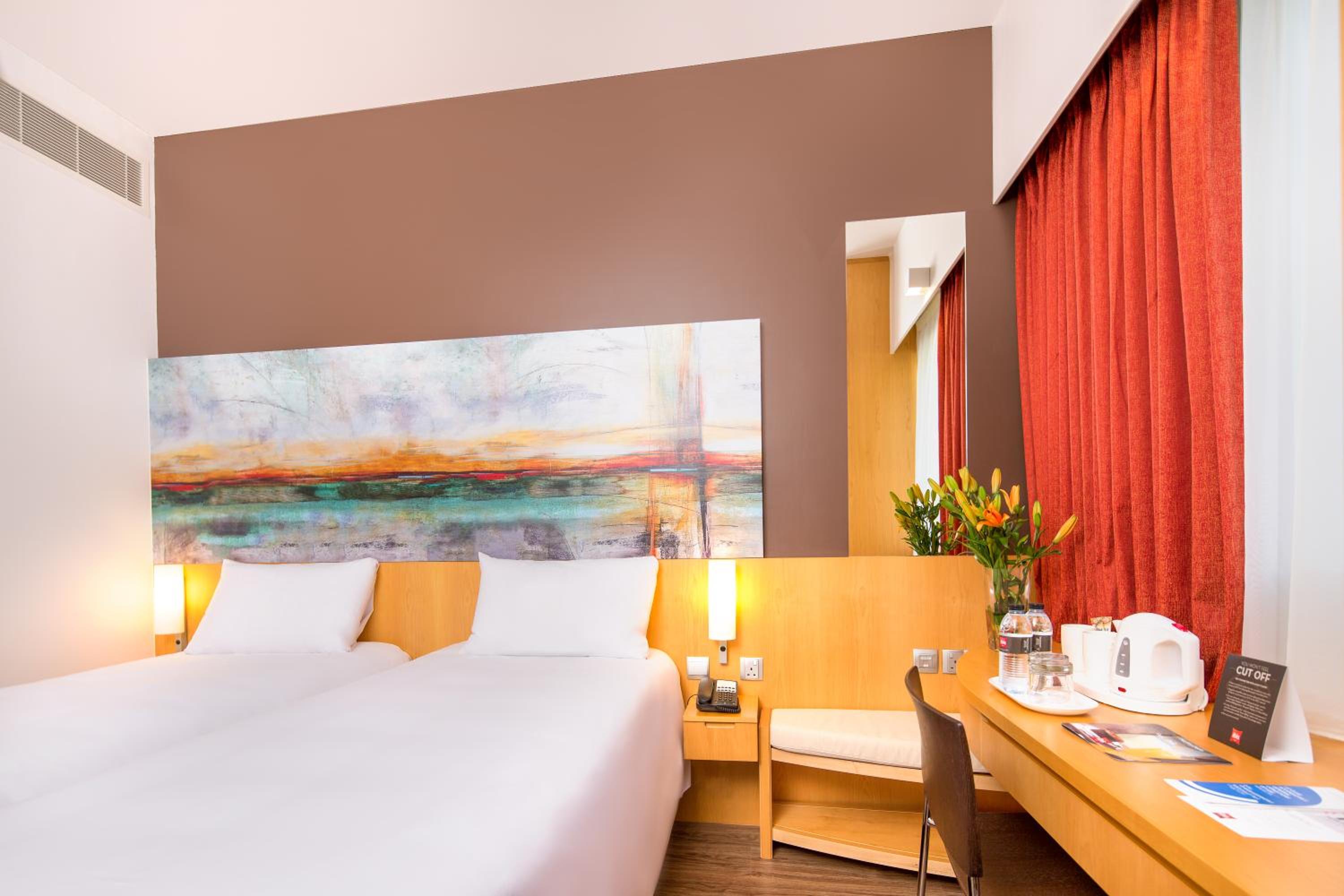 Standard Twin Room — photo 7