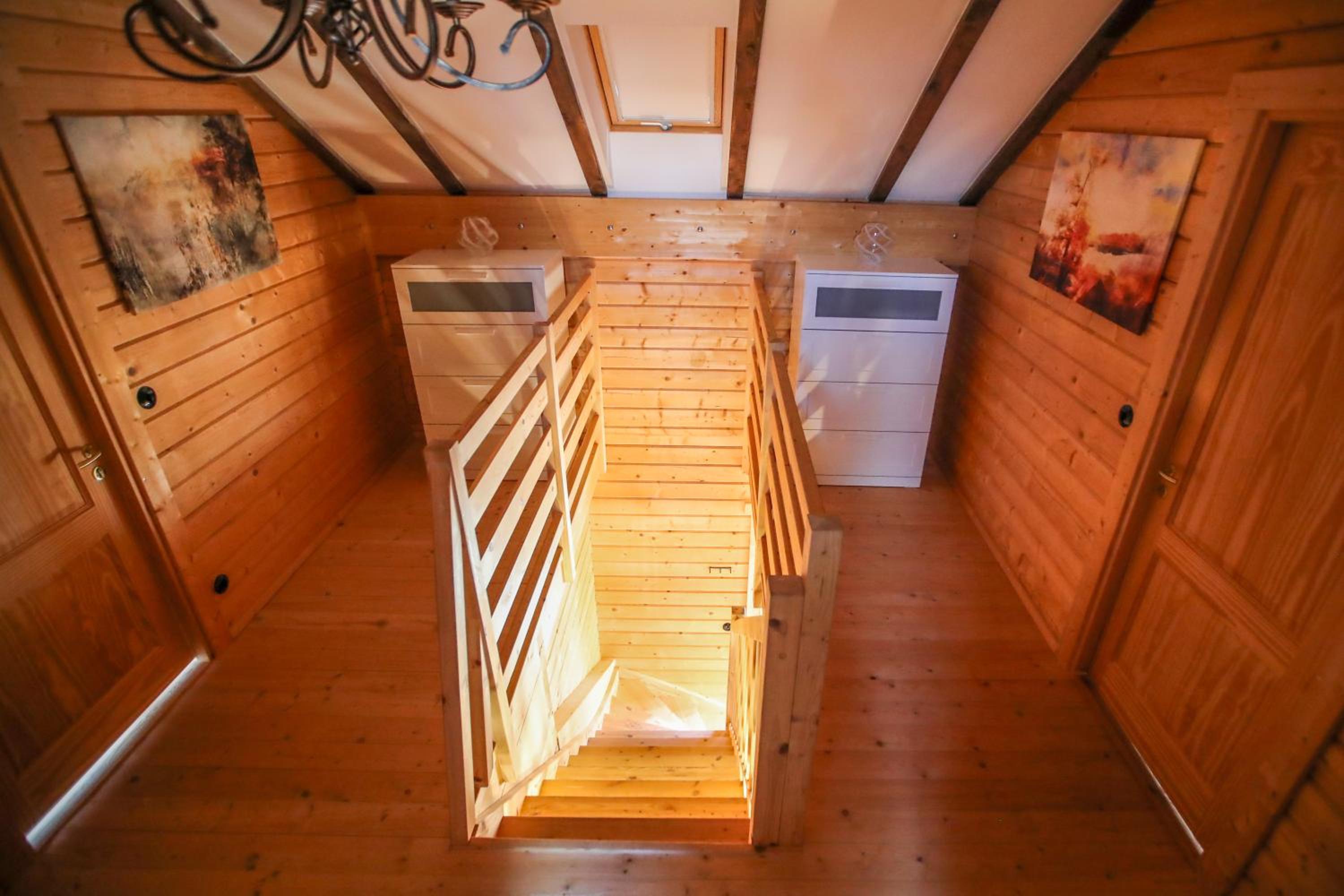 Three-Bedroom House photo 3