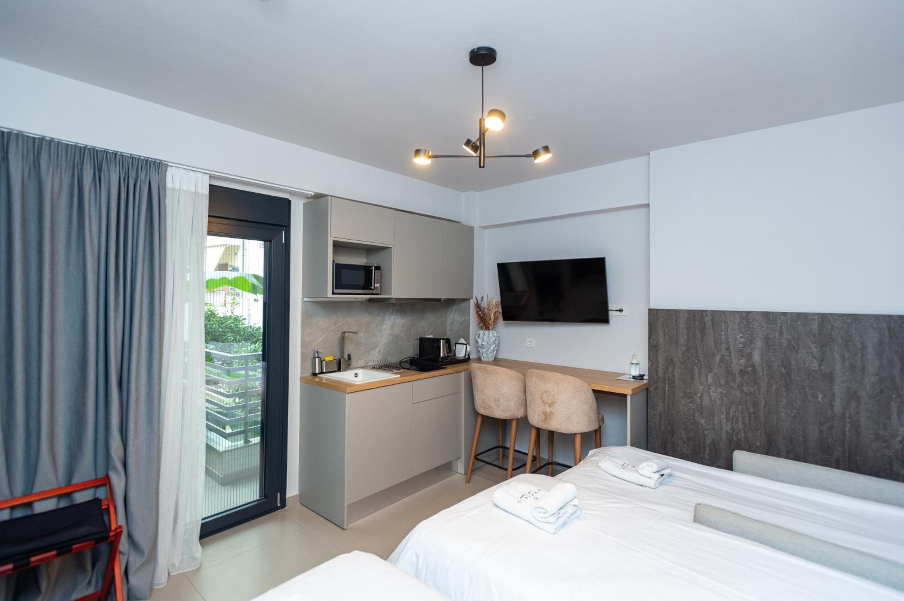 Deluxe Double Room photo 2