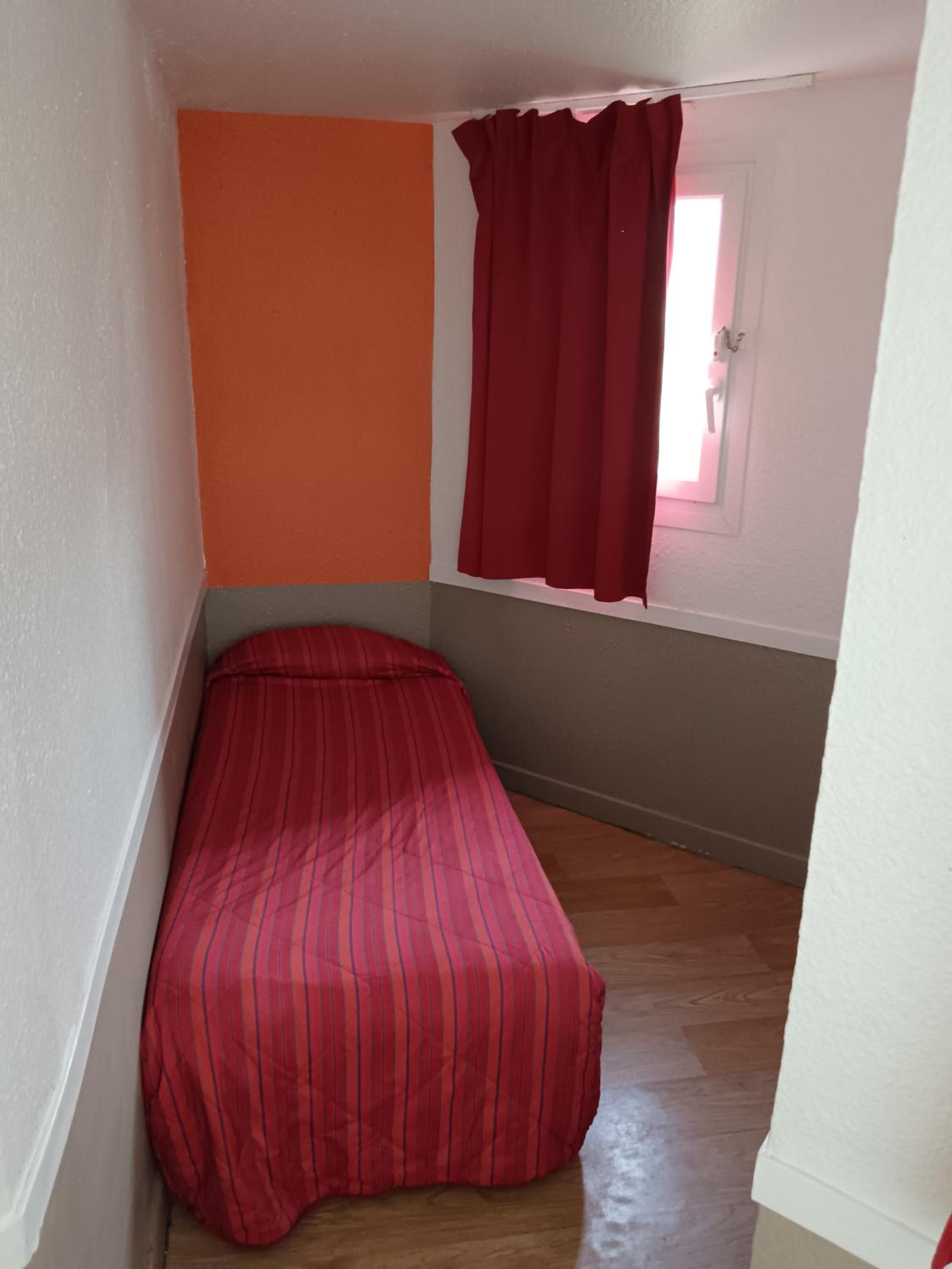 Family Room - Photo 2
