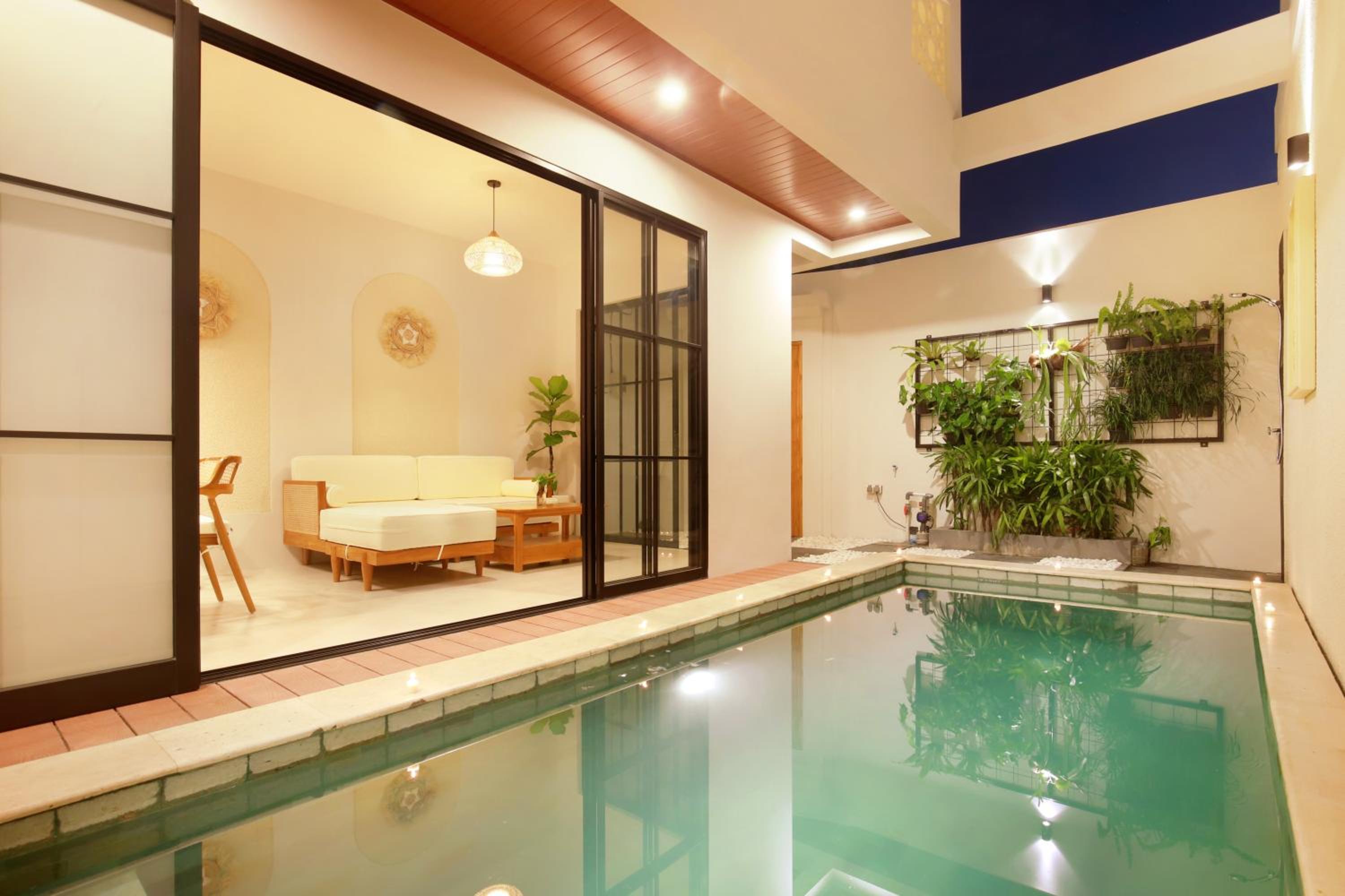 Three-Bedroom Villa photo 2