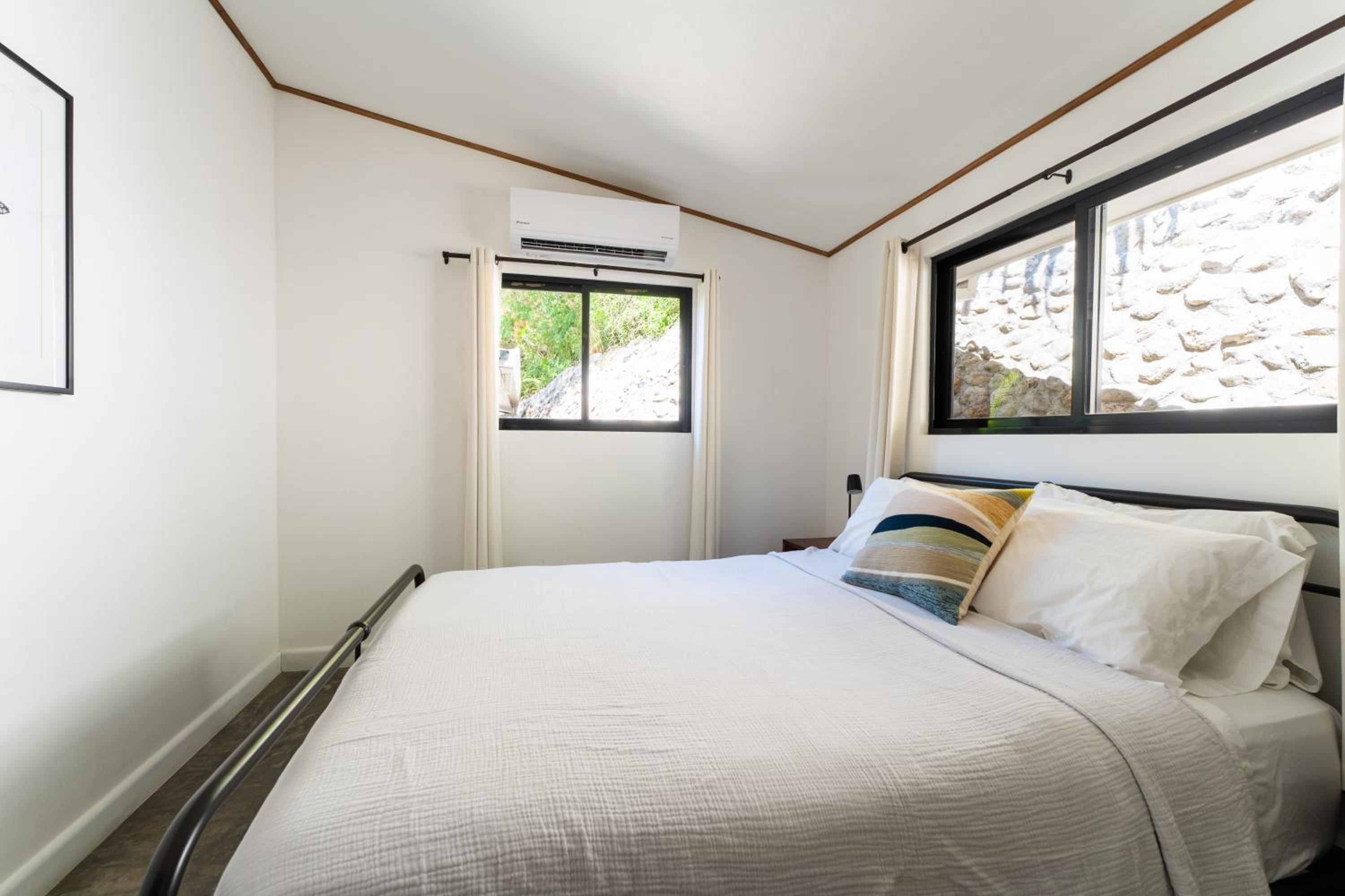 One-Bedroom Apartment with Sea View and Balcony photo 3