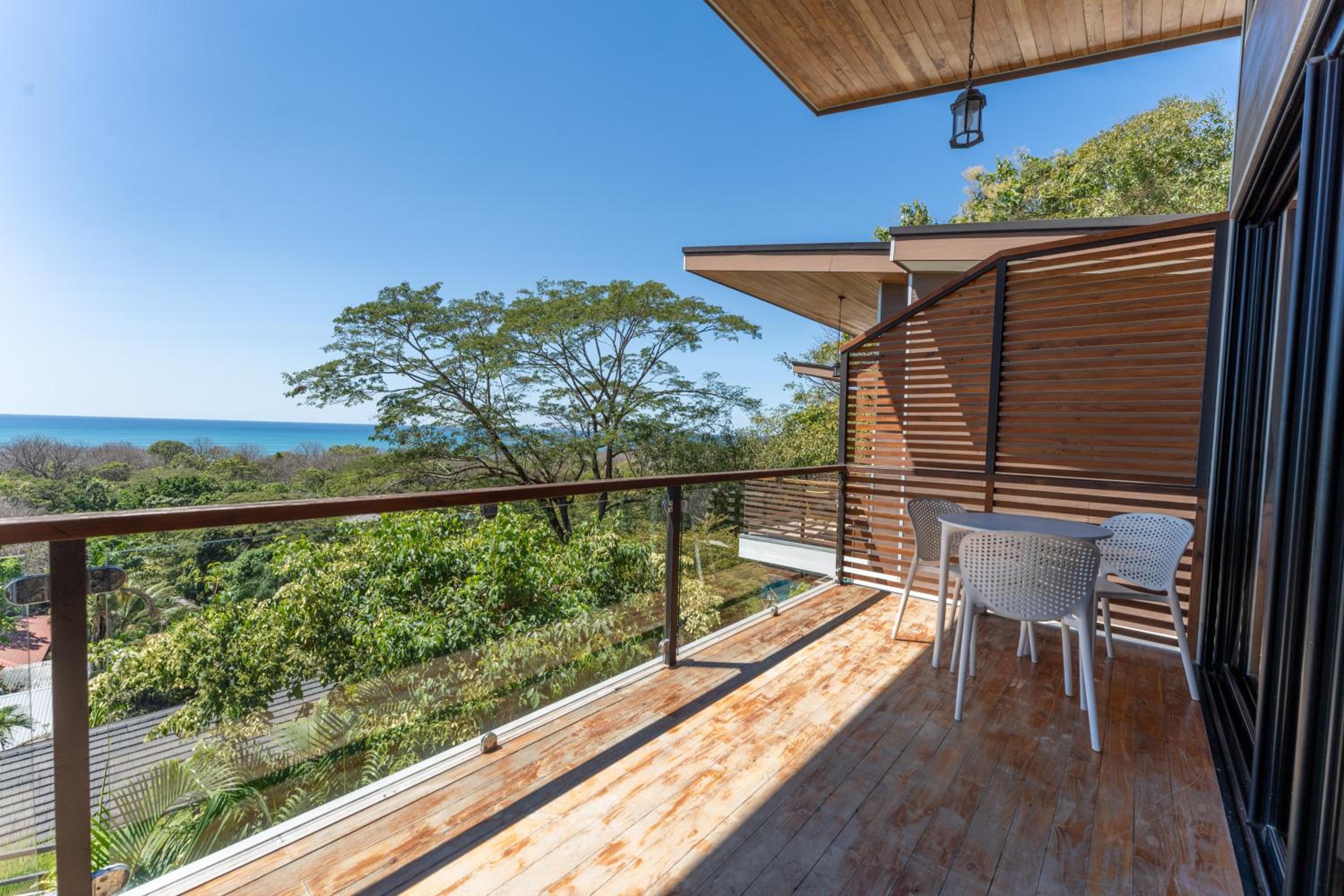 One-Bedroom Apartment with Sea View and Balcony photo 2