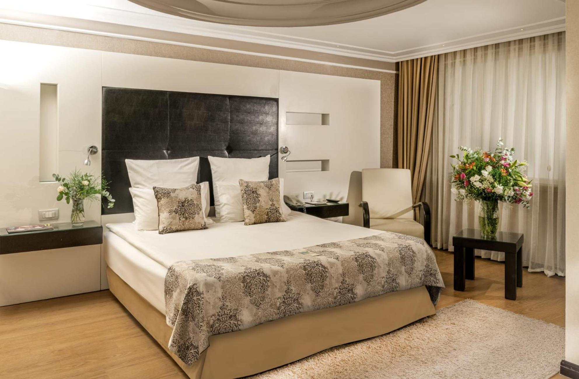 King Suite - Photo 1