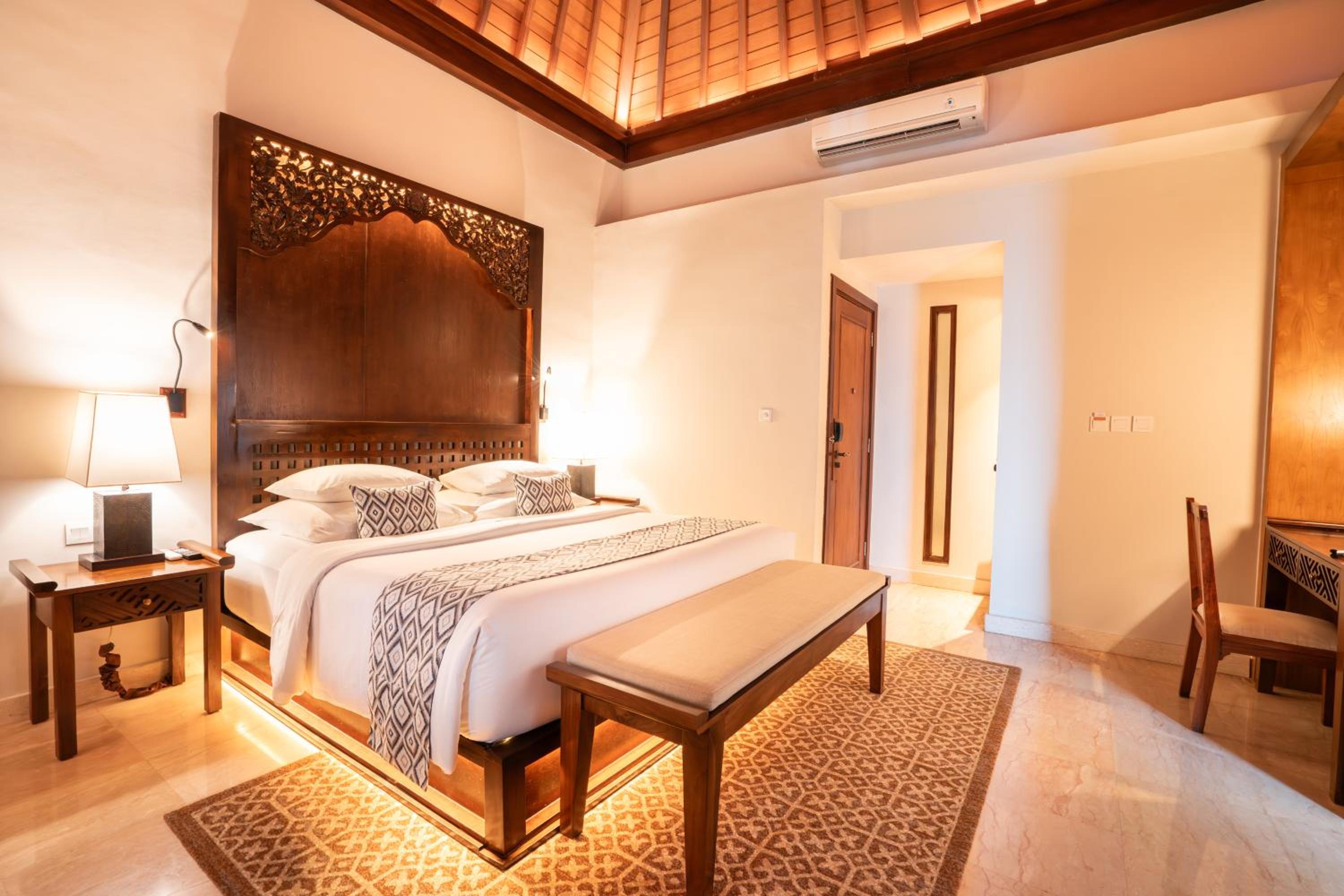 Resort Suite with Daily Afternoon Tea and Club Lounge Access