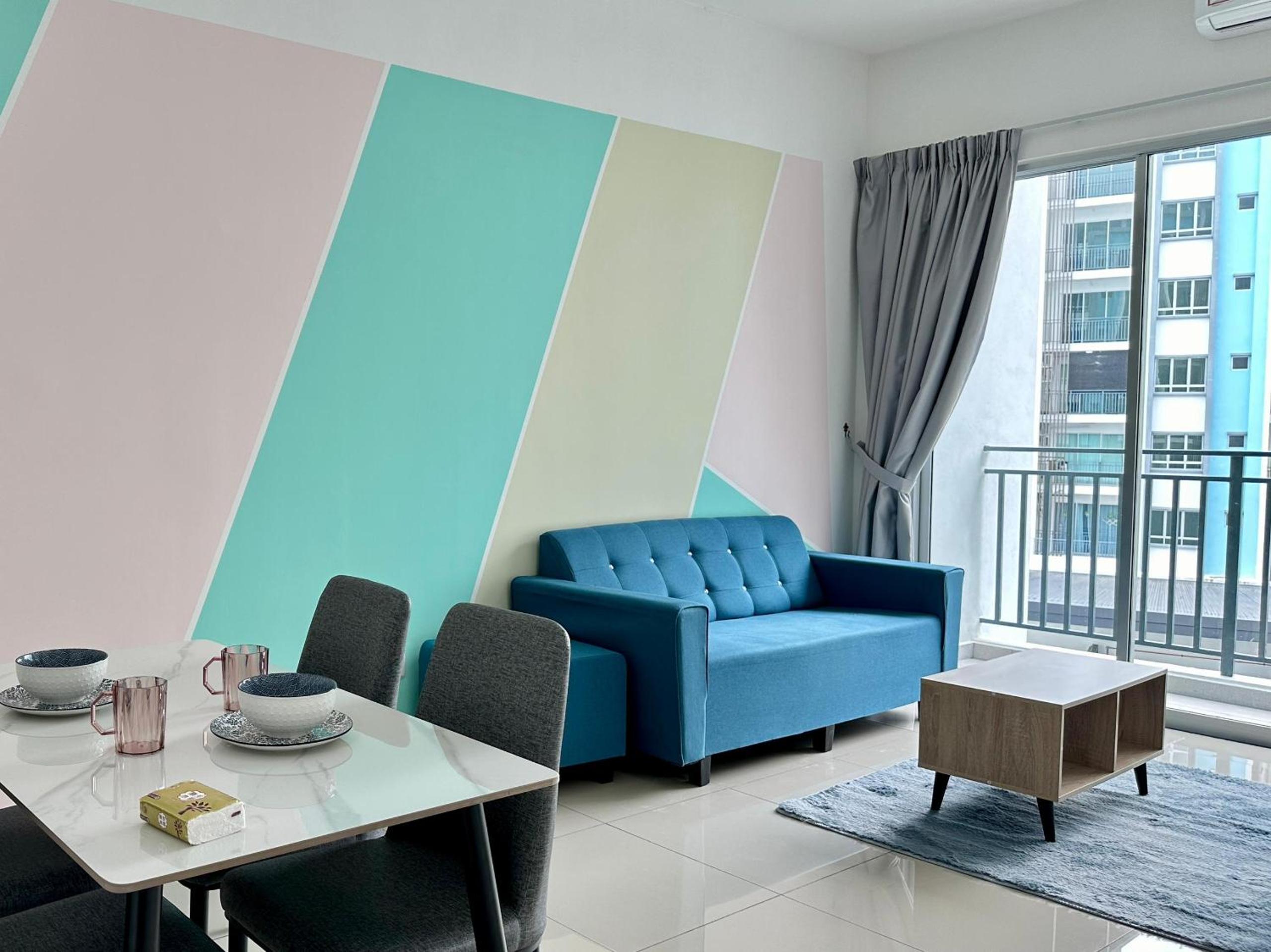 Three-Bedroom Apartment with Balcony photo 3