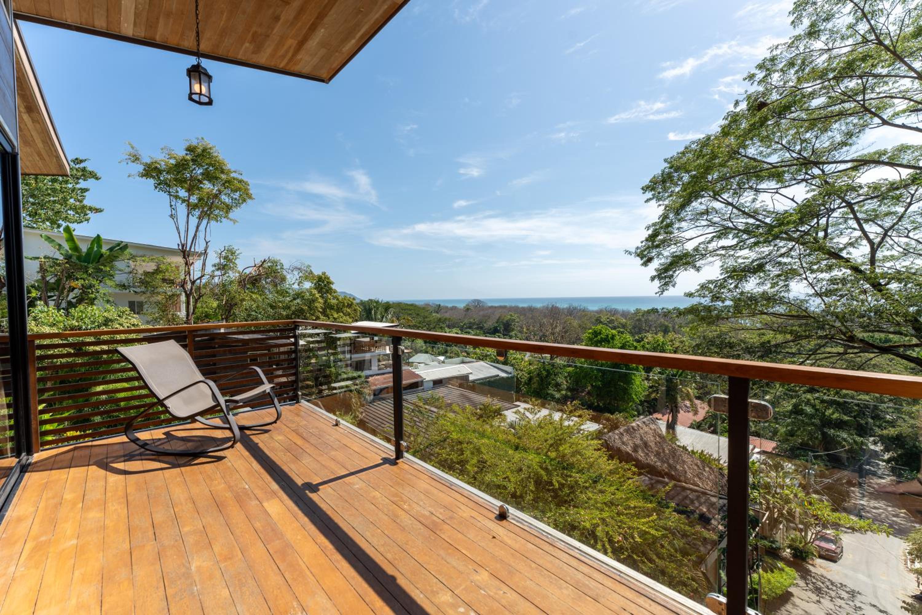 One-Bedroom Apartment with Sea View and Balcony photo 3