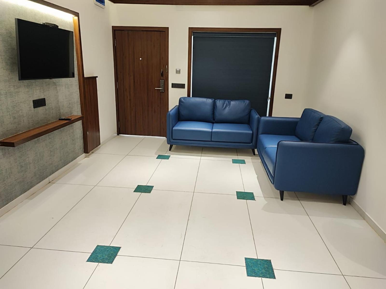 Suite - Photo 7