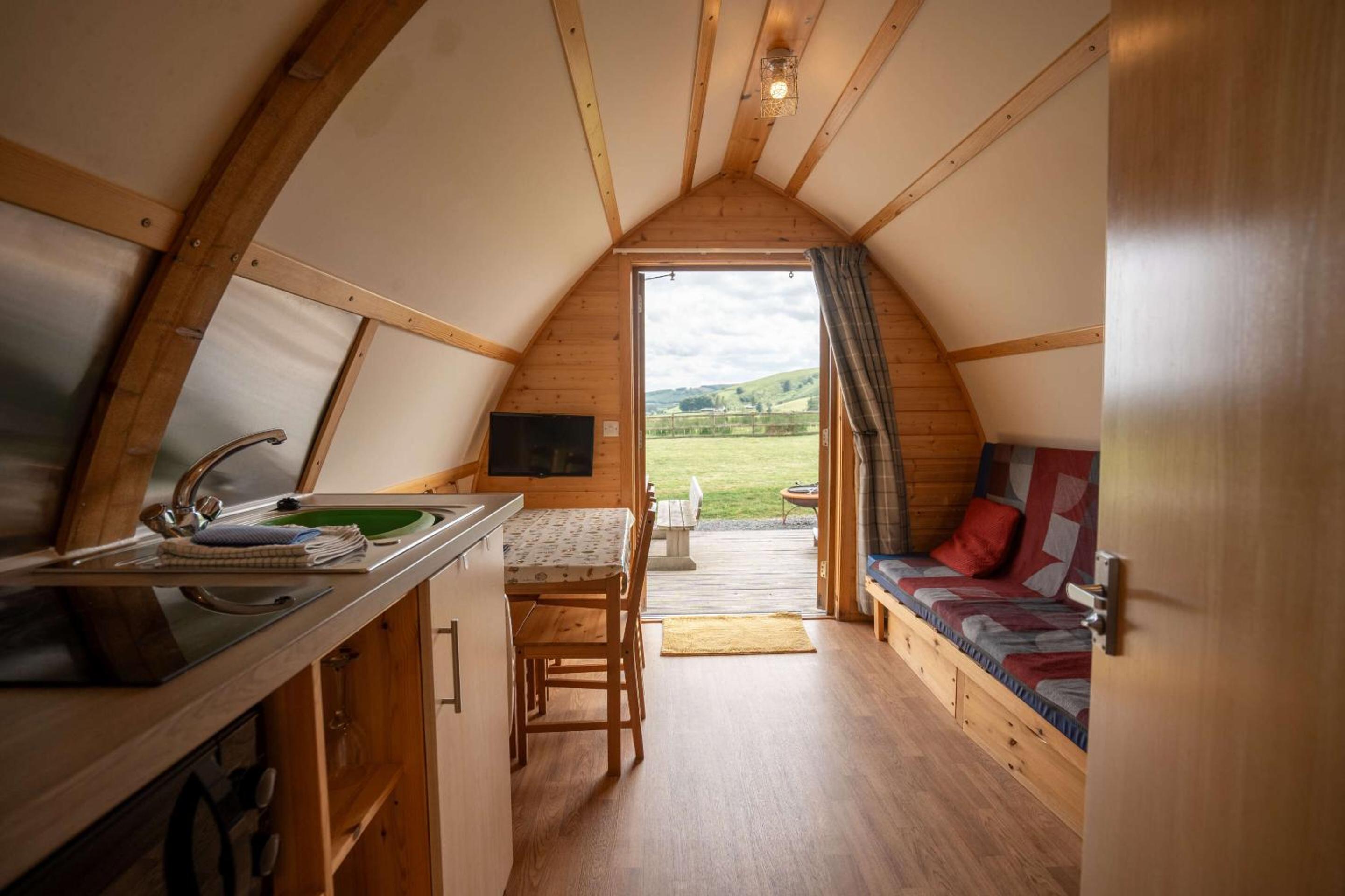 Standard Cabin with Hot Tub photo 2