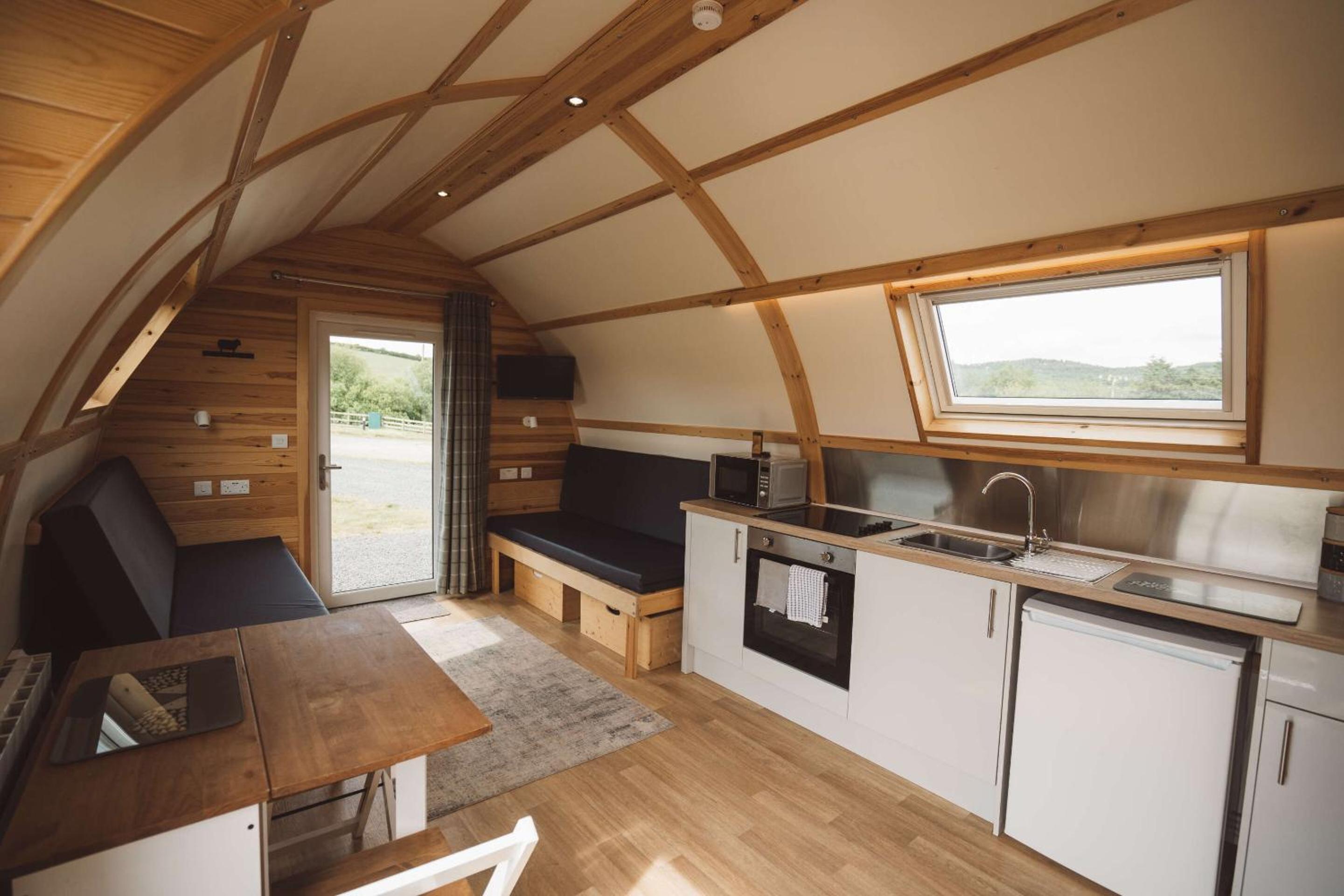 Large Cabin with Hot Tub photo 3