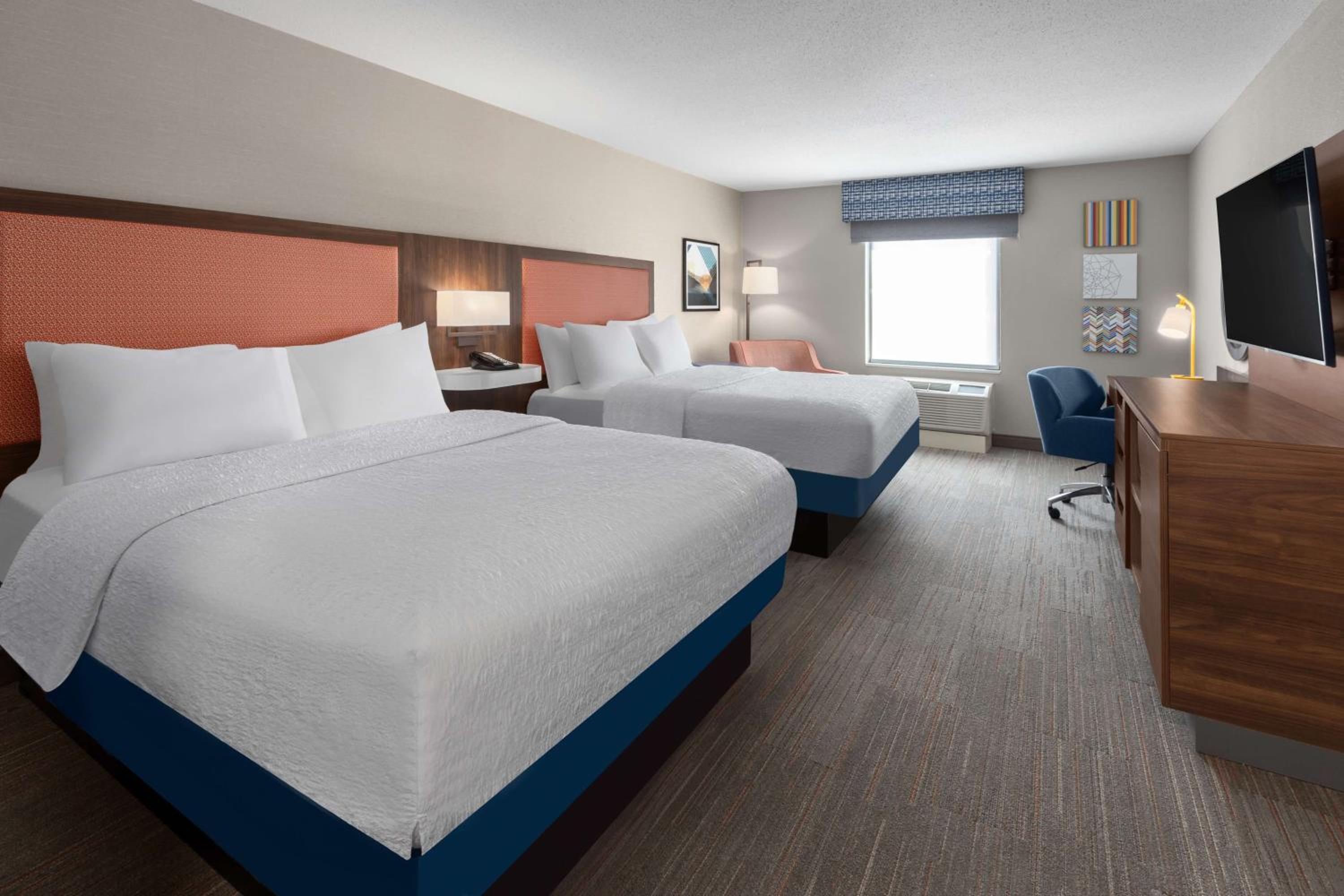 Room with Two Queen Beds - Non-Smoking - Photo 2