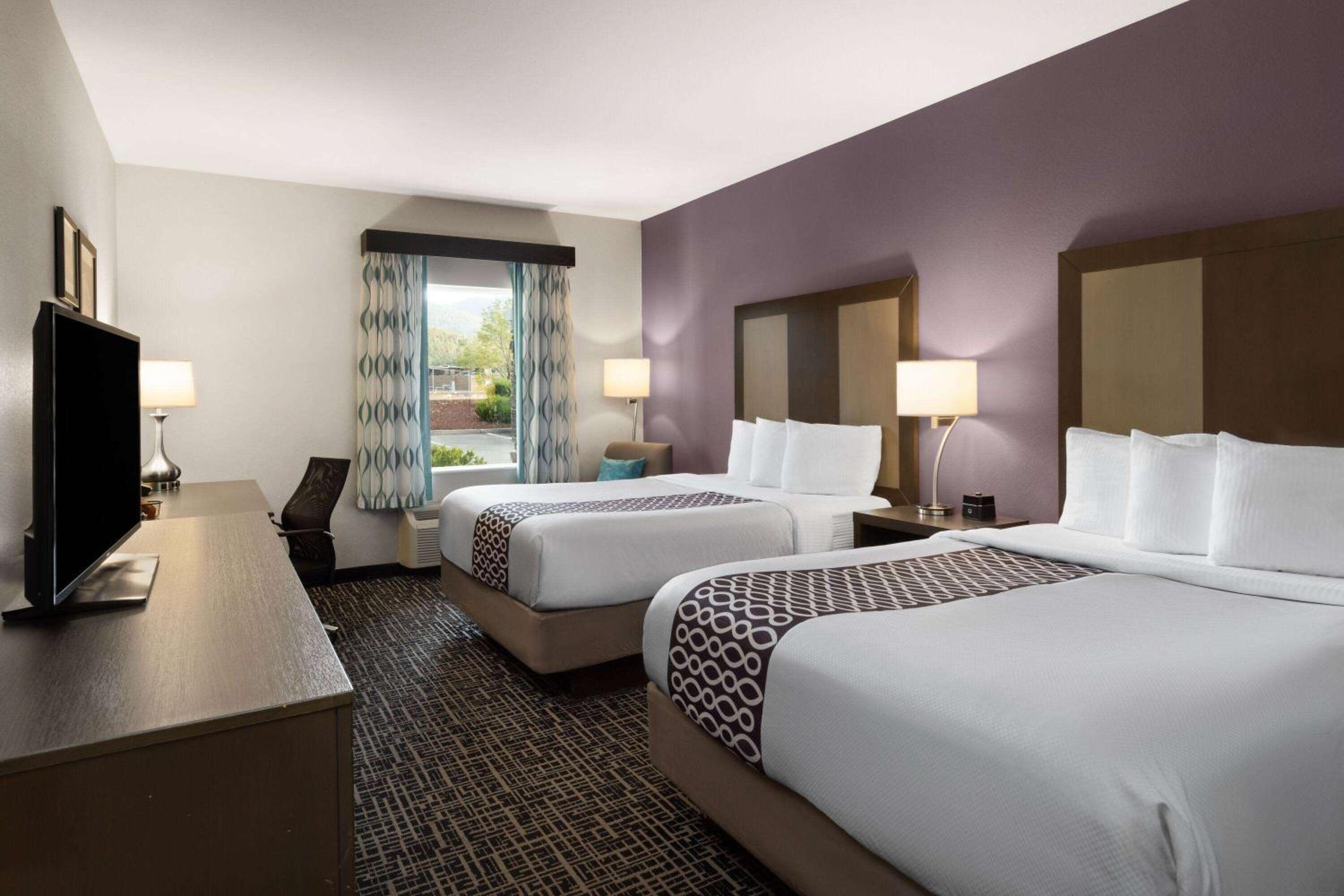Queen Room with Two Queen Beds - Non-Smoking photo 1