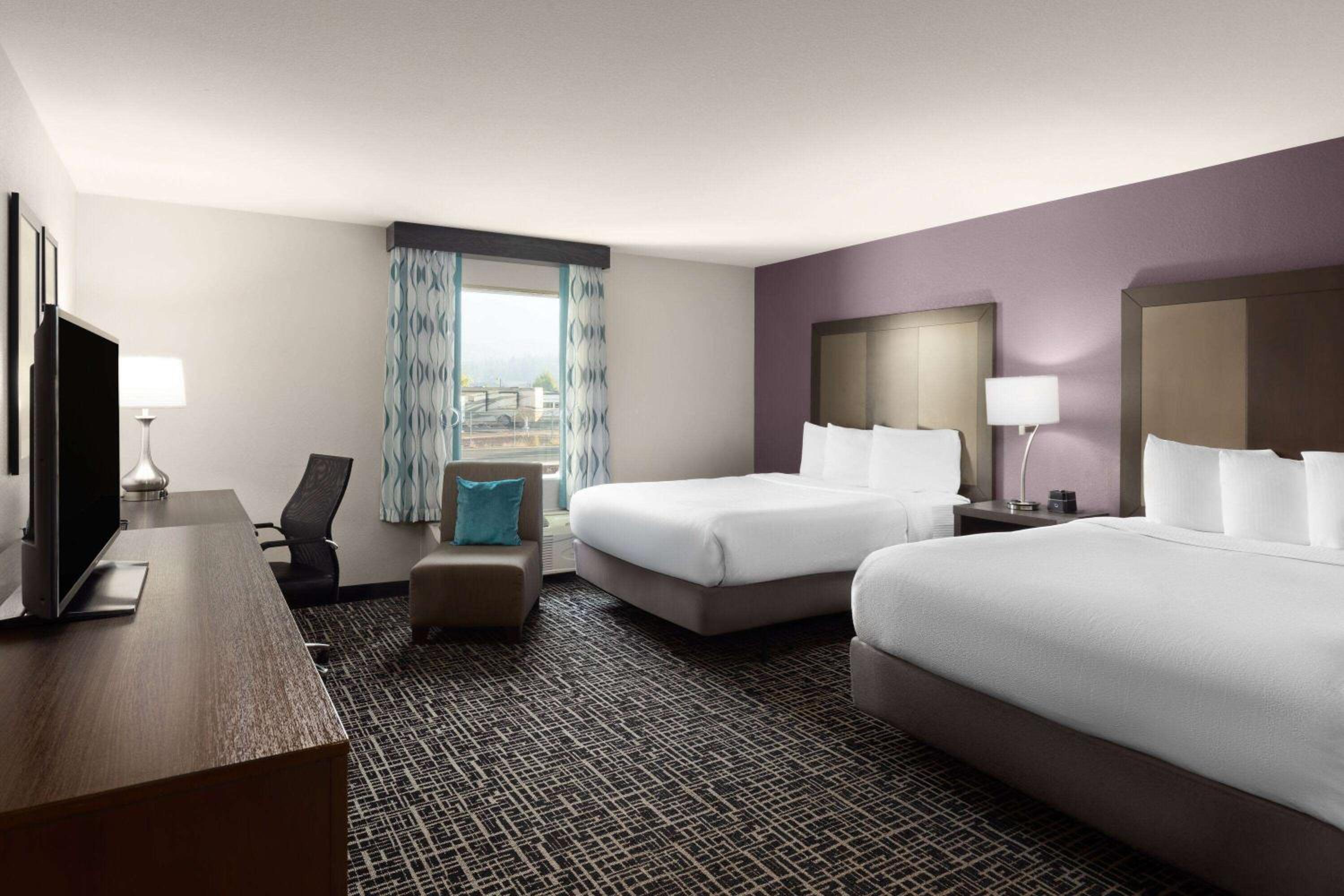 Queen Room with Two Queen Beds - Mobility Access/Non-Smoking photo 1