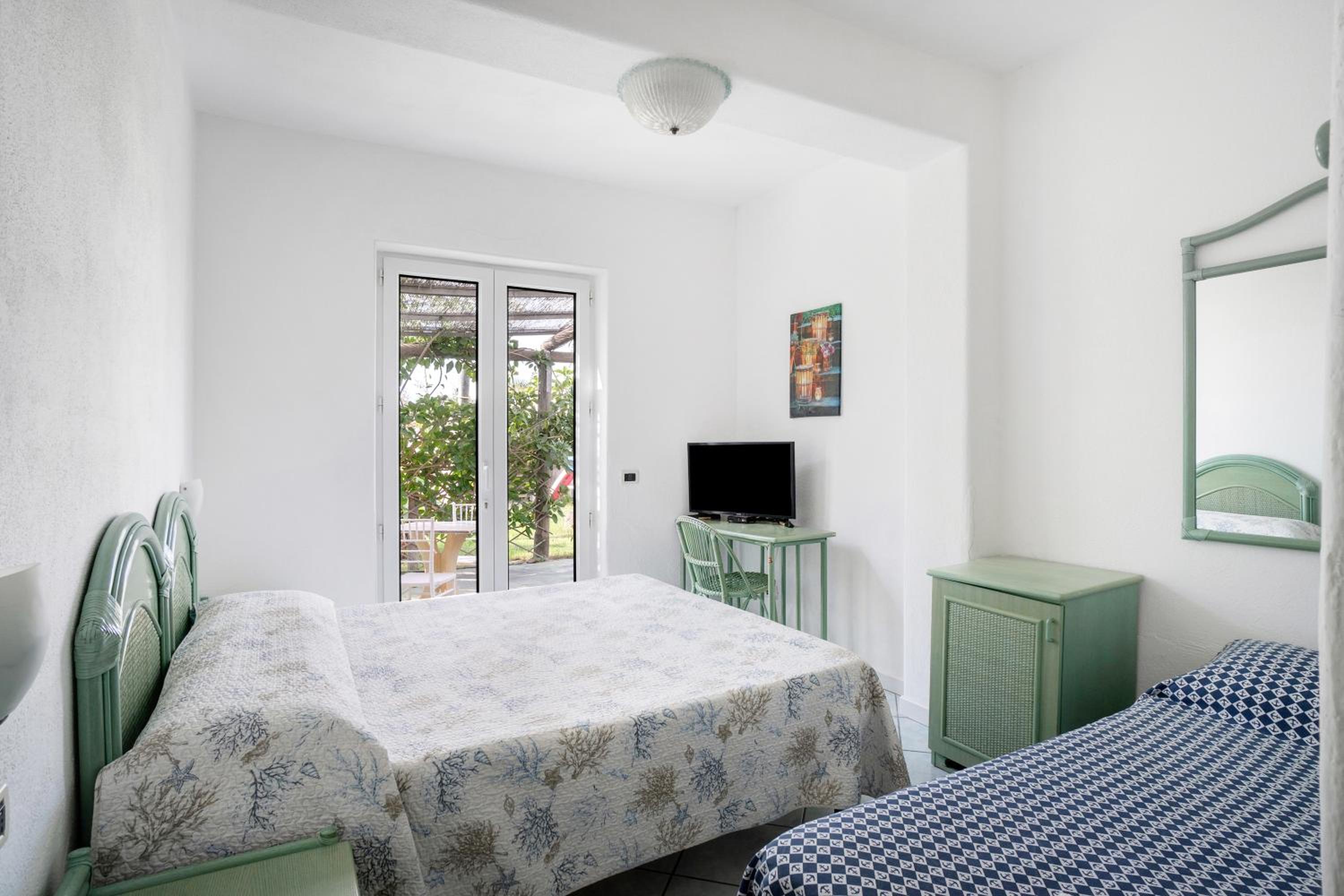 Standard Queen Room