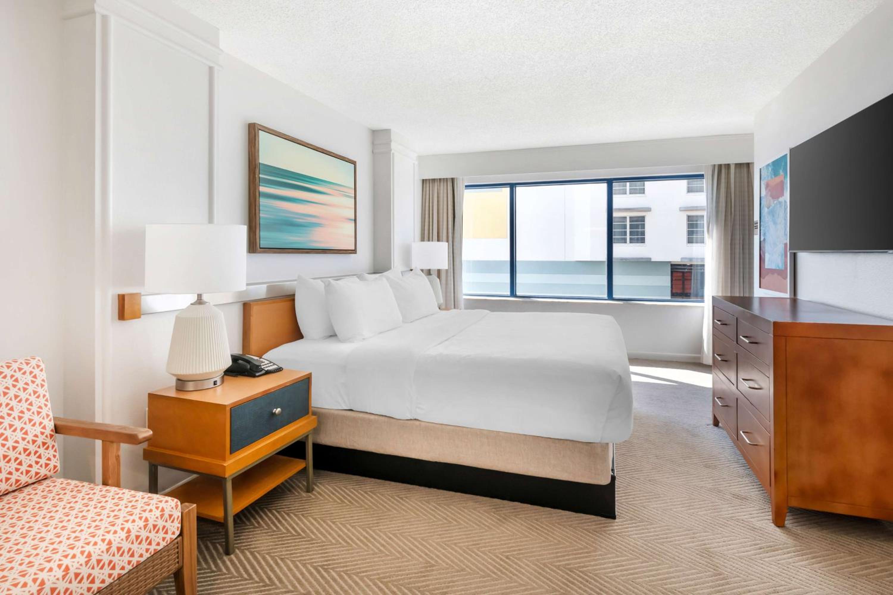 One-Bedroom King Suite with Balcony and Sofa Bed - Photo 1