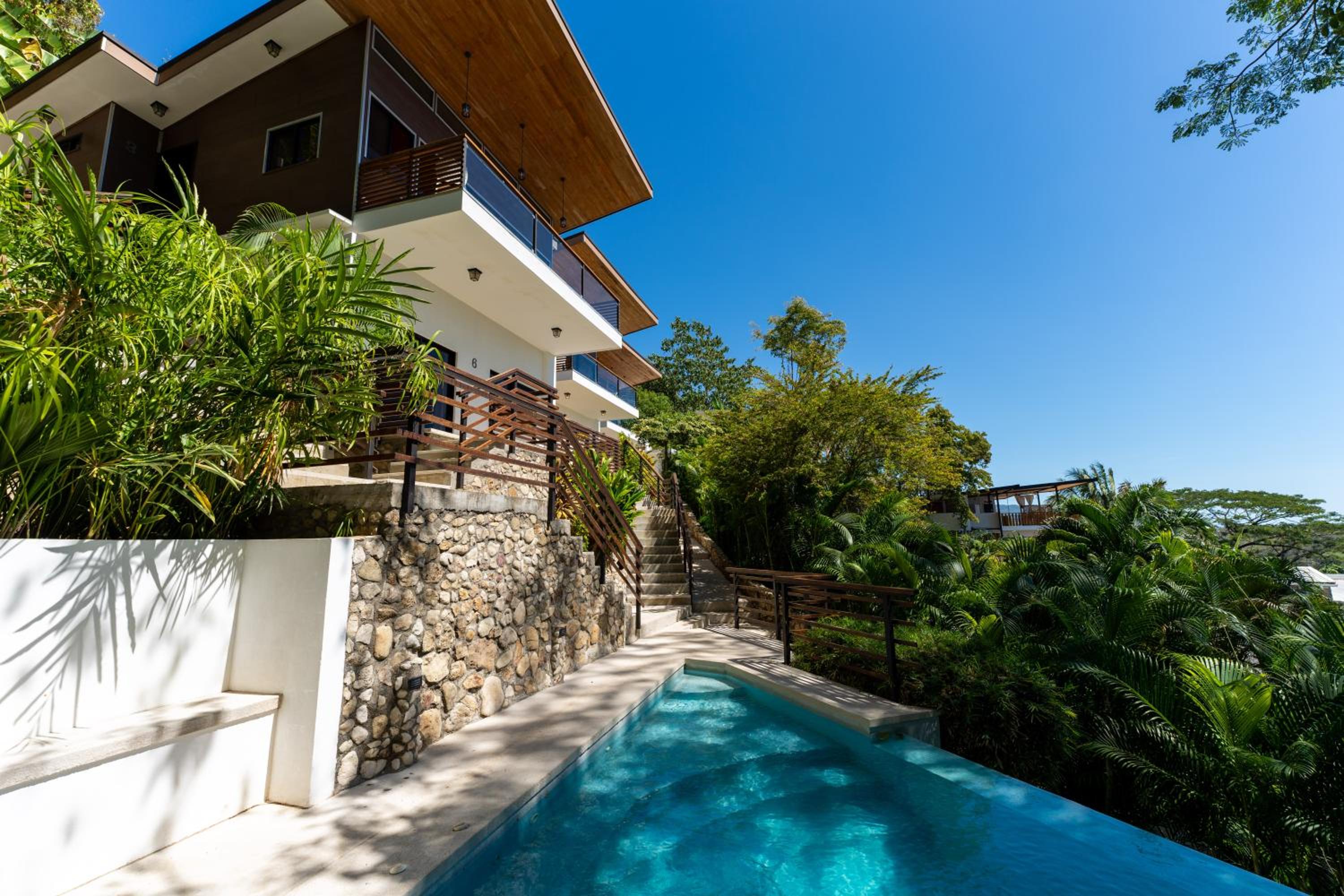 One-Bedroom Apartment with Sea View and Balcony photo 2