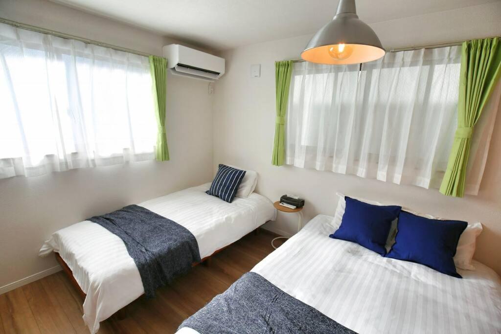 Three-Bedroom Apartment photo 2