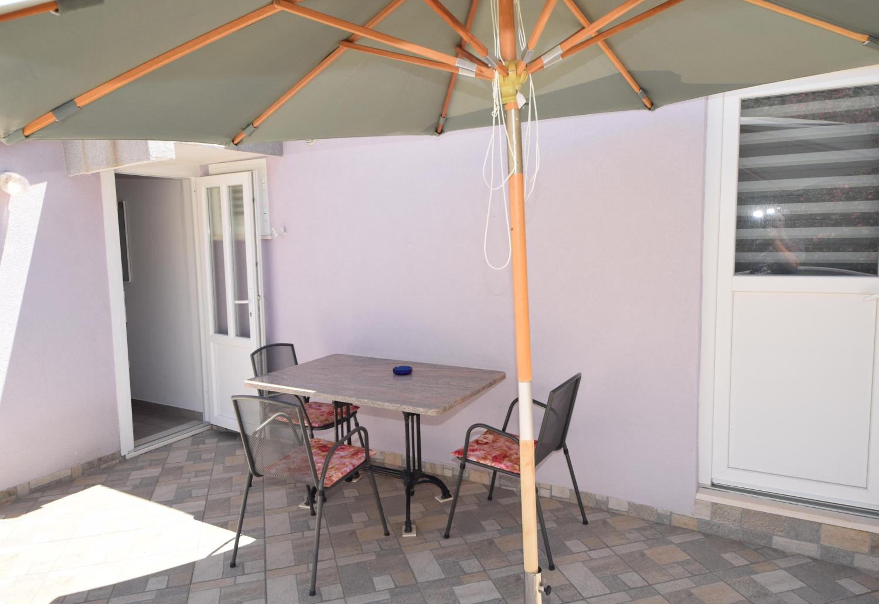 Studio Apartment - Photo 7