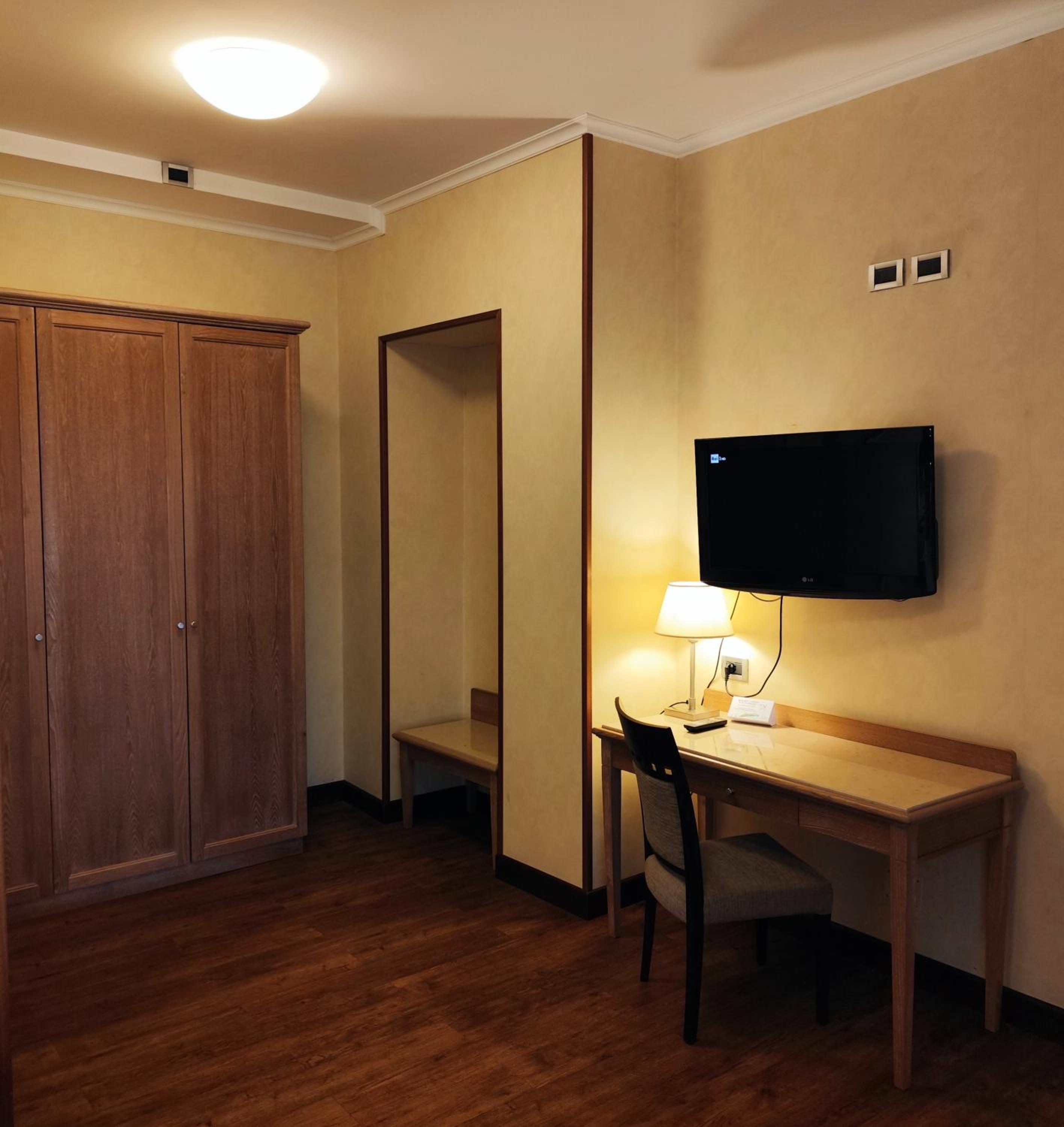 Double Room - Photo 2