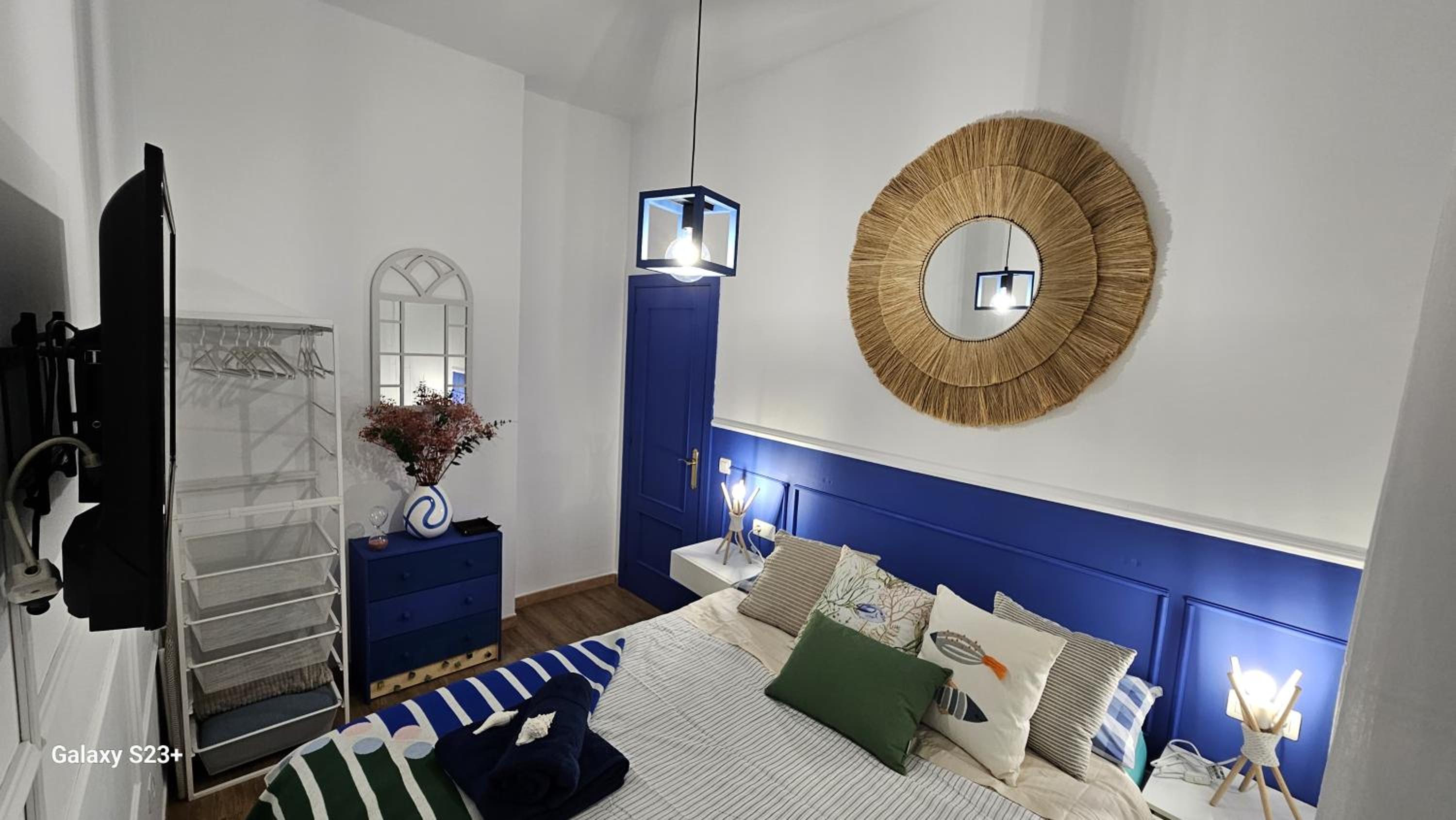 One-Bedroom Apartment - Photo 24