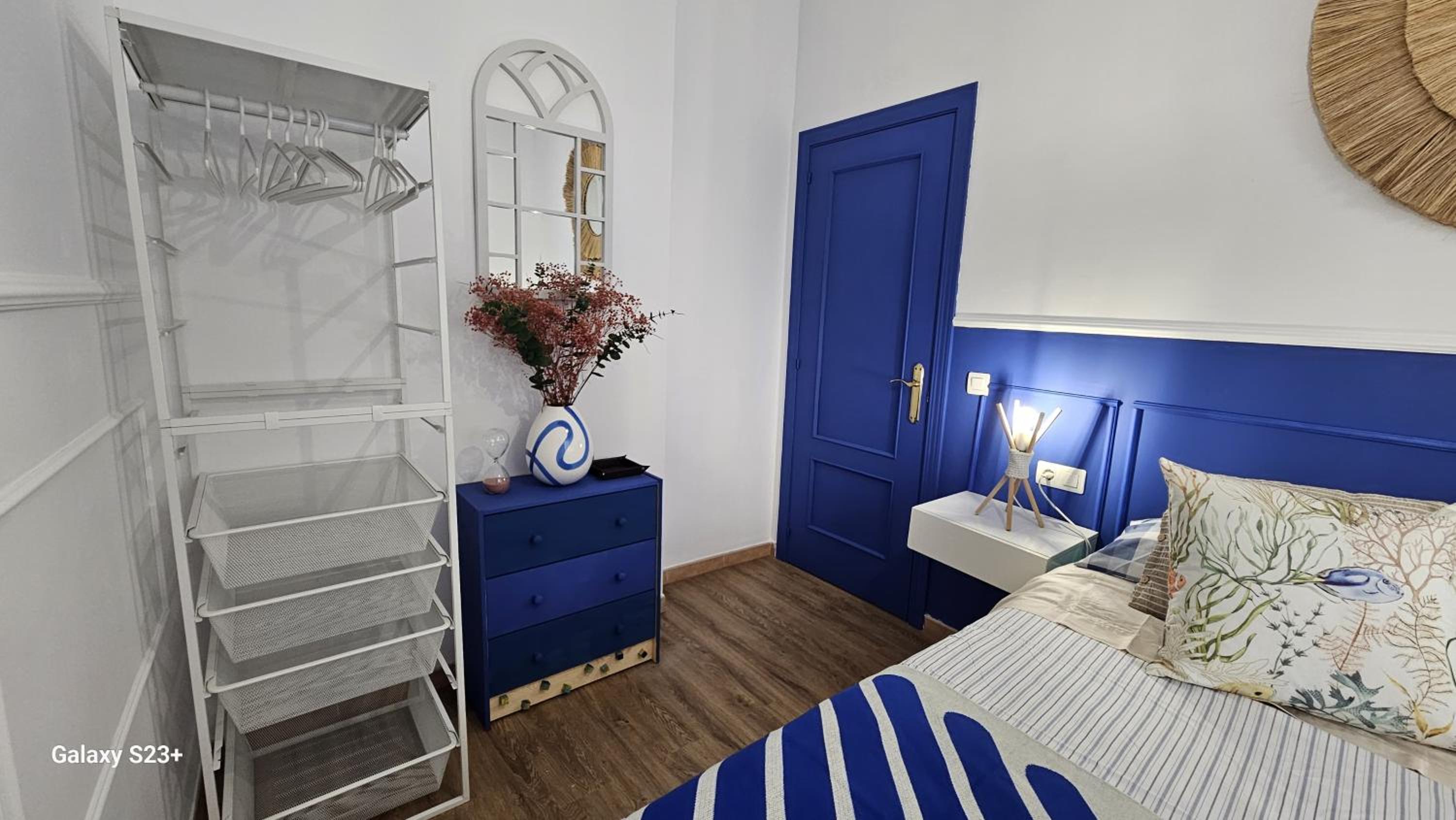 One-Bedroom Apartment - Photo 27